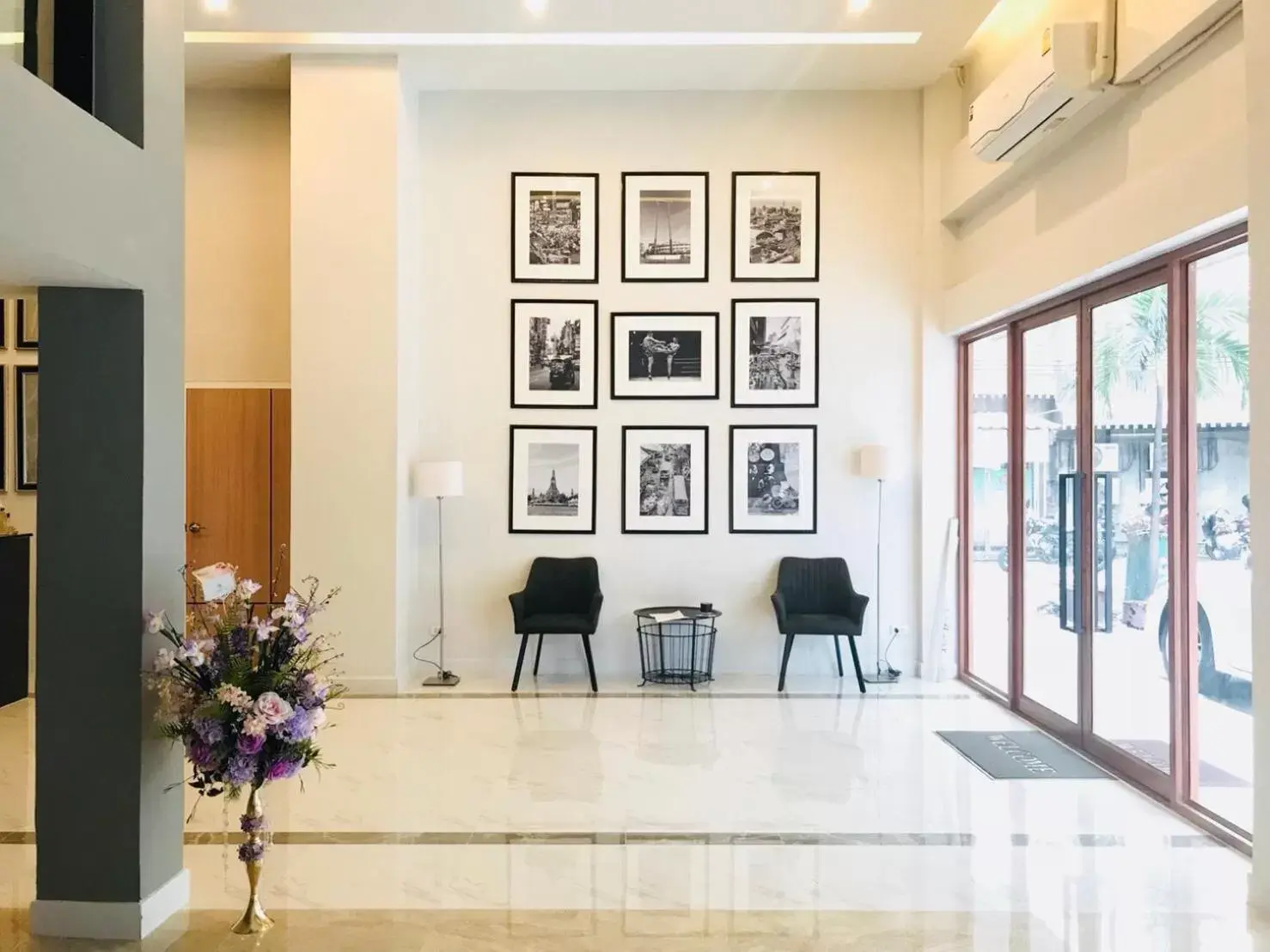 Lobby or reception in Metro hotel Lobby or reception in Metro hotel