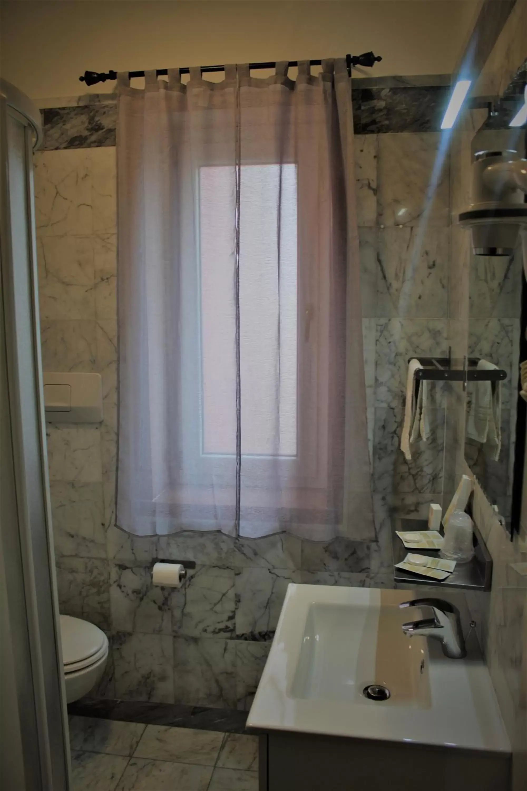 Bathroom in Hotel Villa Pigalle