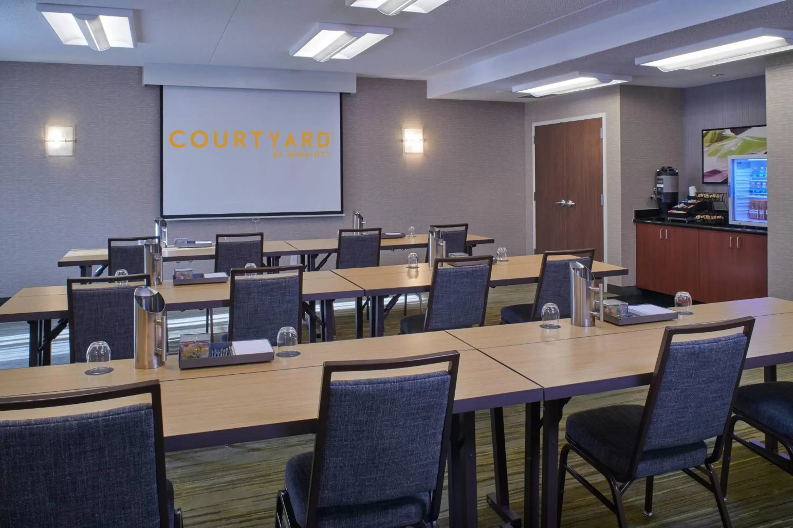 Meeting/conference room in Courtyard by Marriott Indianapolis Castleton