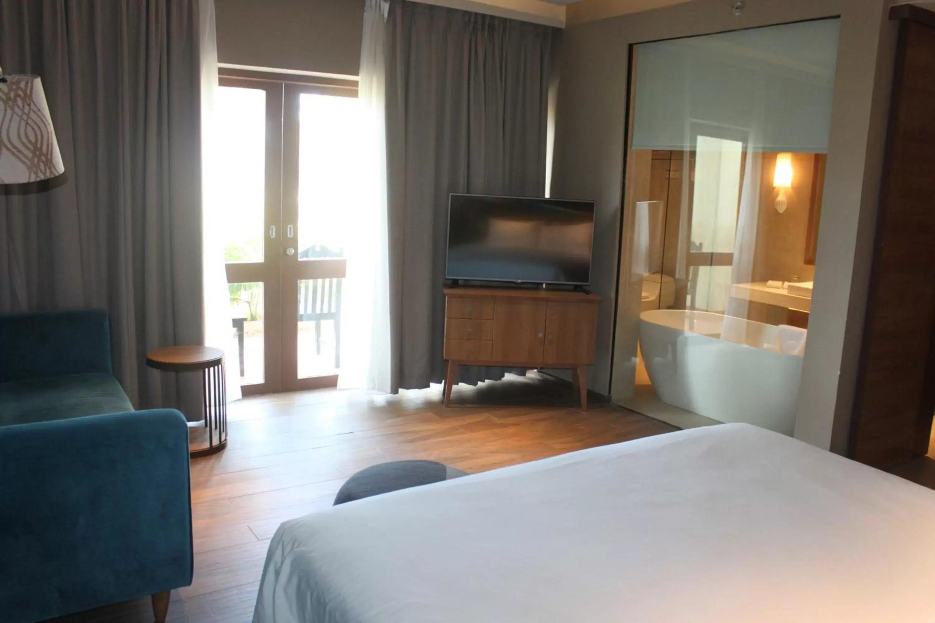 Bed in Mercure Manado Tateli Resort and Convention