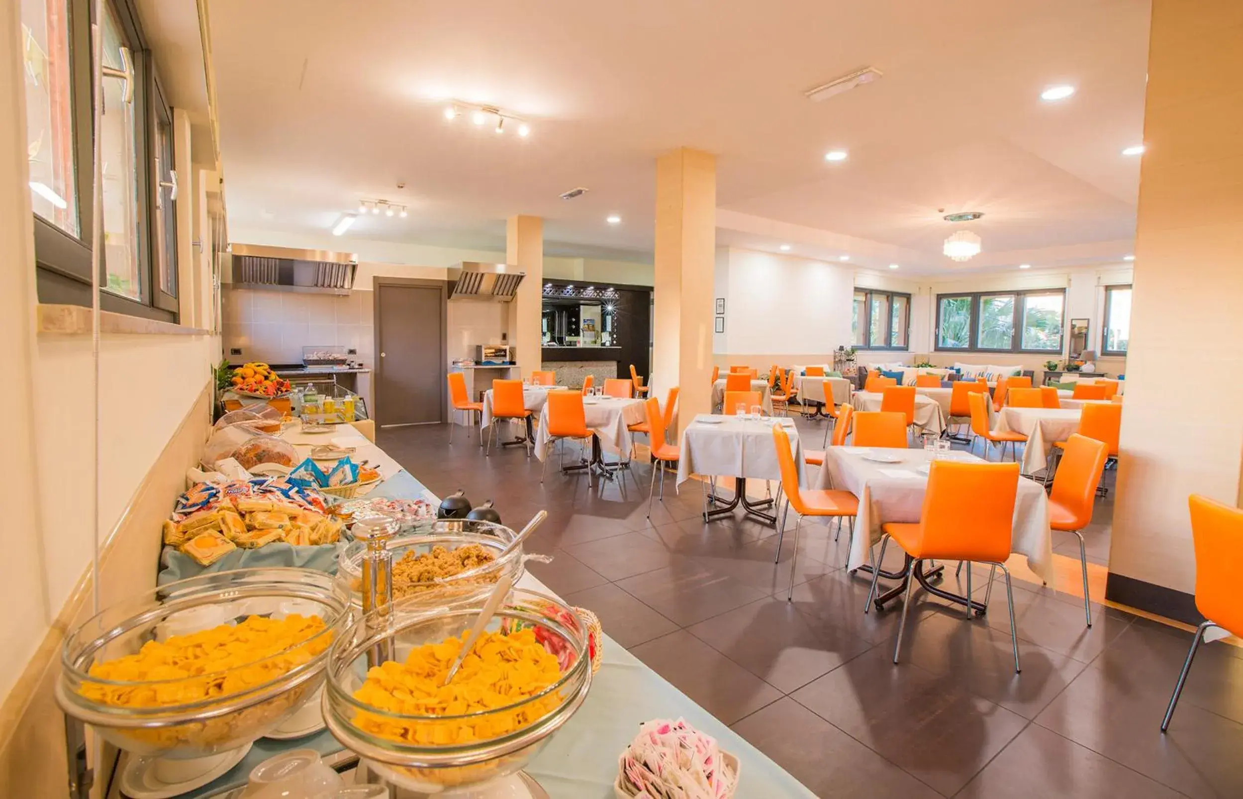 Staff, Restaurant/Places to Eat in Hotel Residence Ulivi E Palme