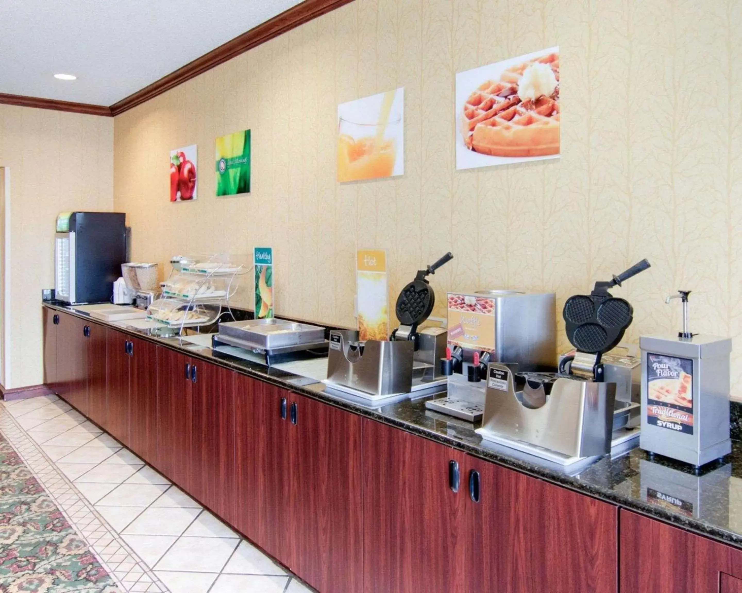 Restaurant/Places to Eat in Quality Inn Midland