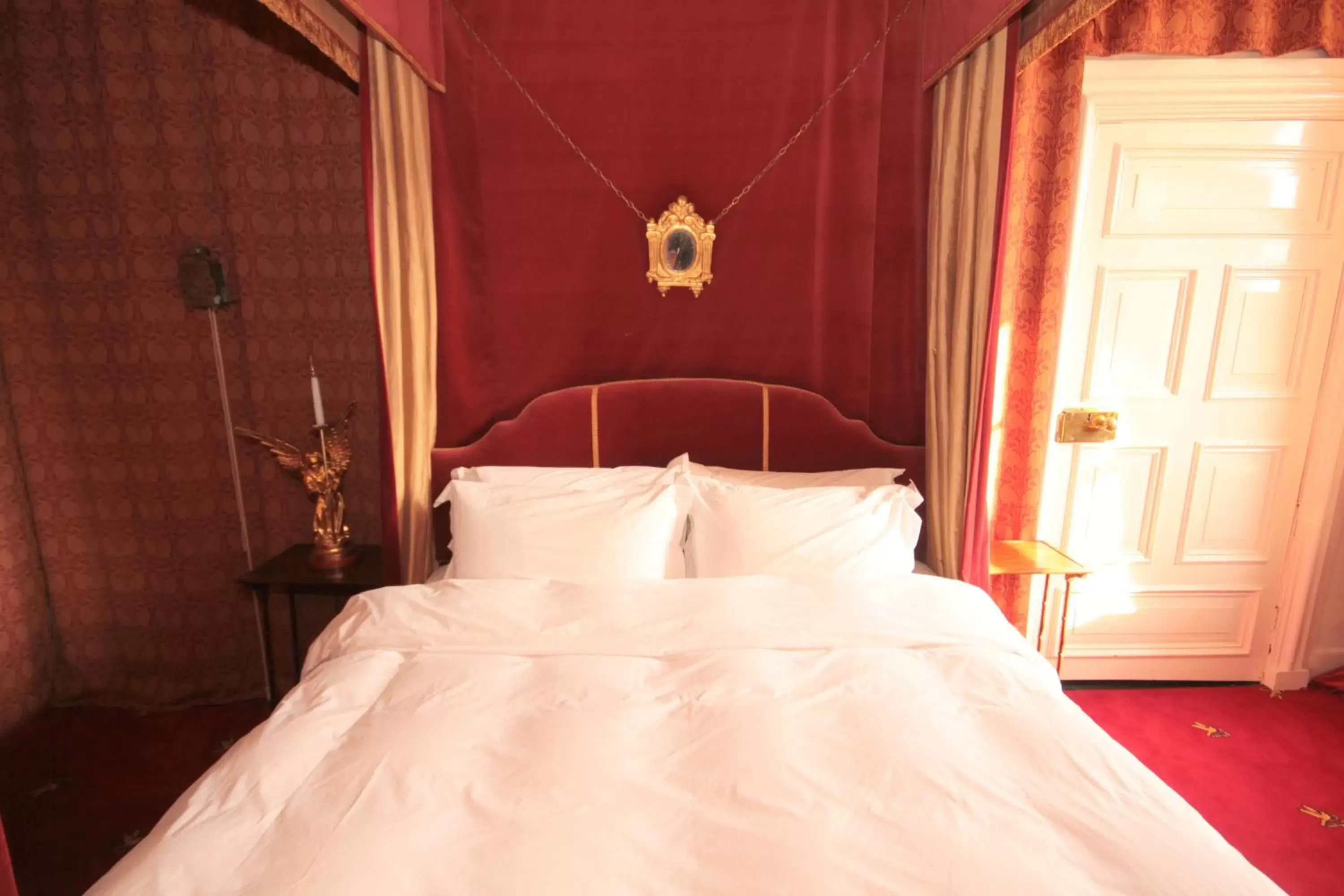 Bedroom, Bed in Appleby Castle