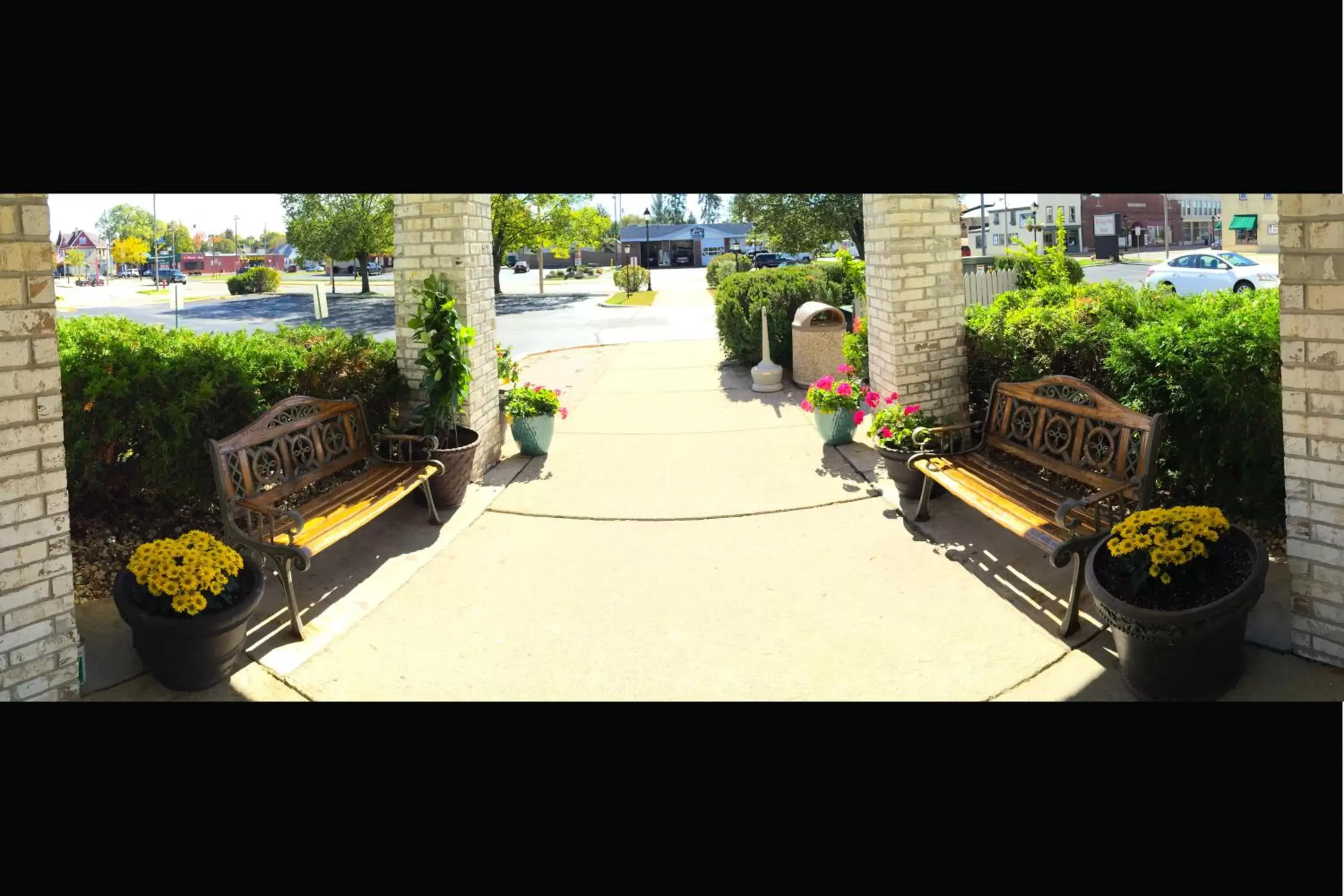 Facade/entrance in Heritage Inn Hotel