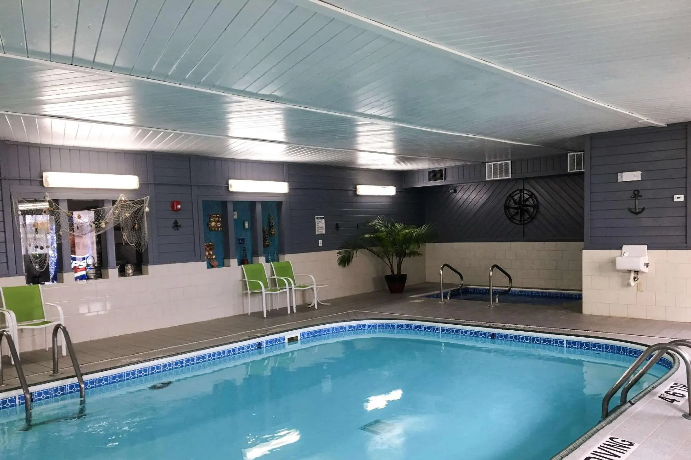 On site, Swimming Pool in Quality Inn & Suites Lincoln near I-55