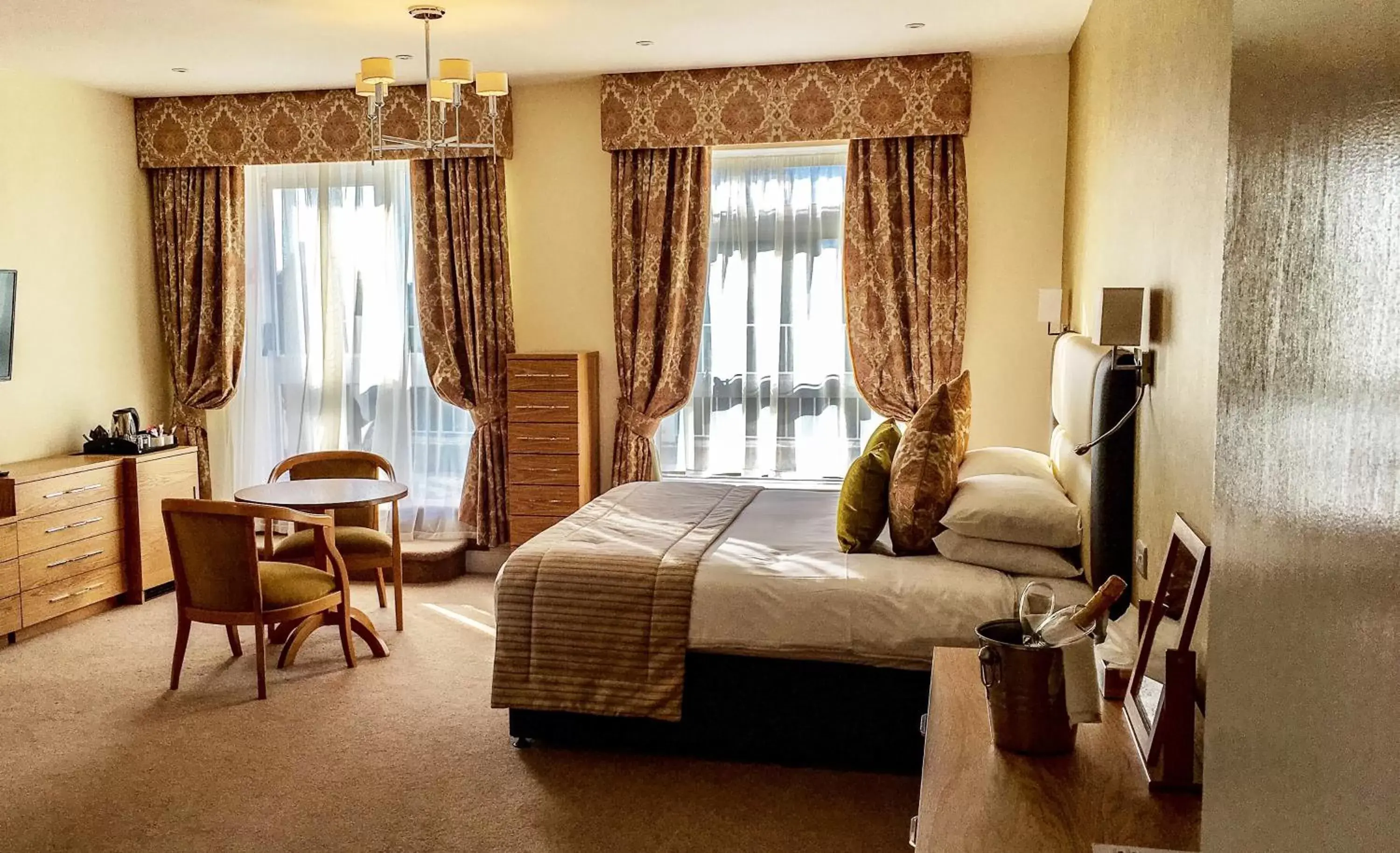 Executive Double Room in Abbey Sands Hotel