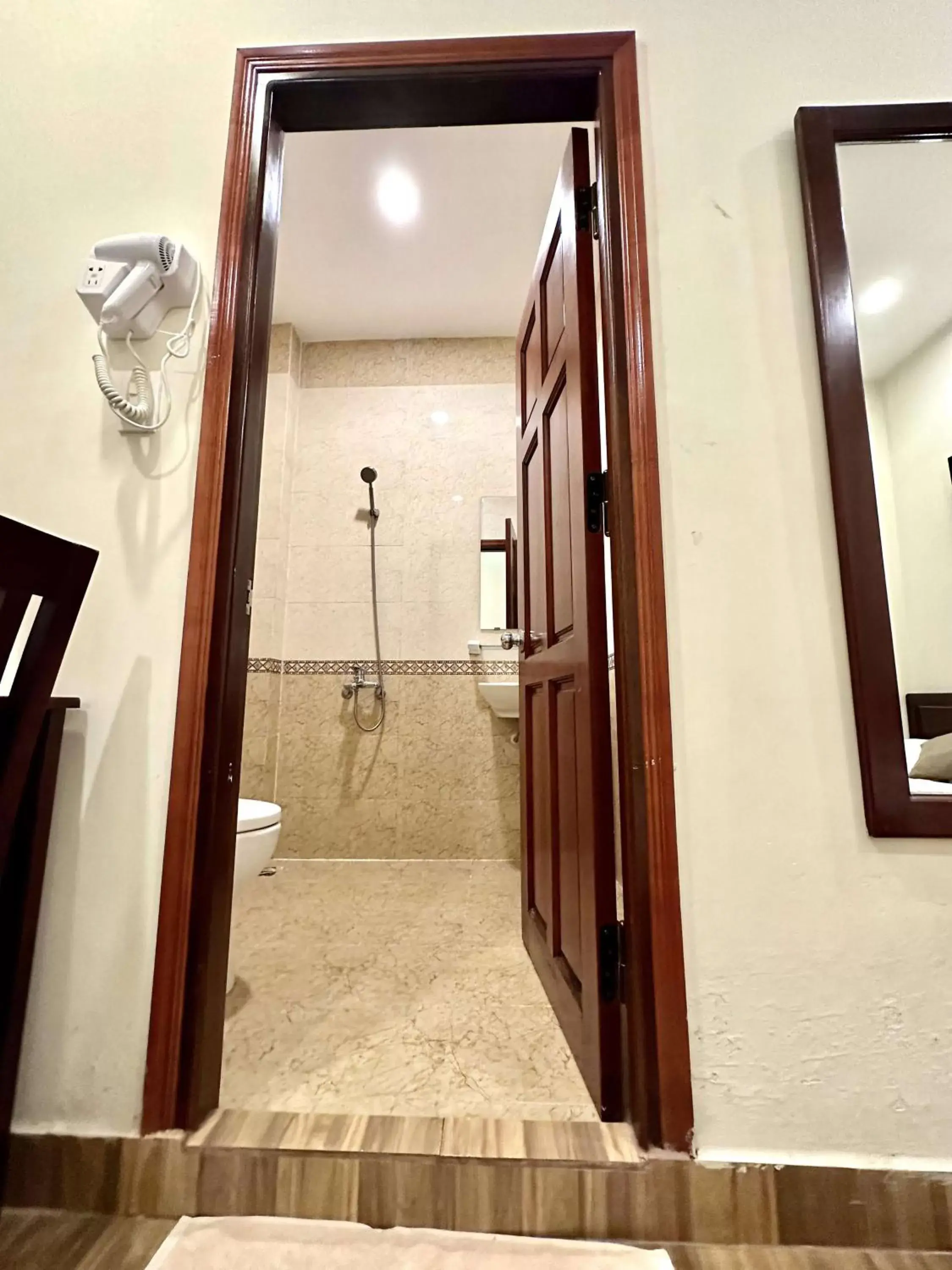 Toilet in Nam Xuan Premium Hotel