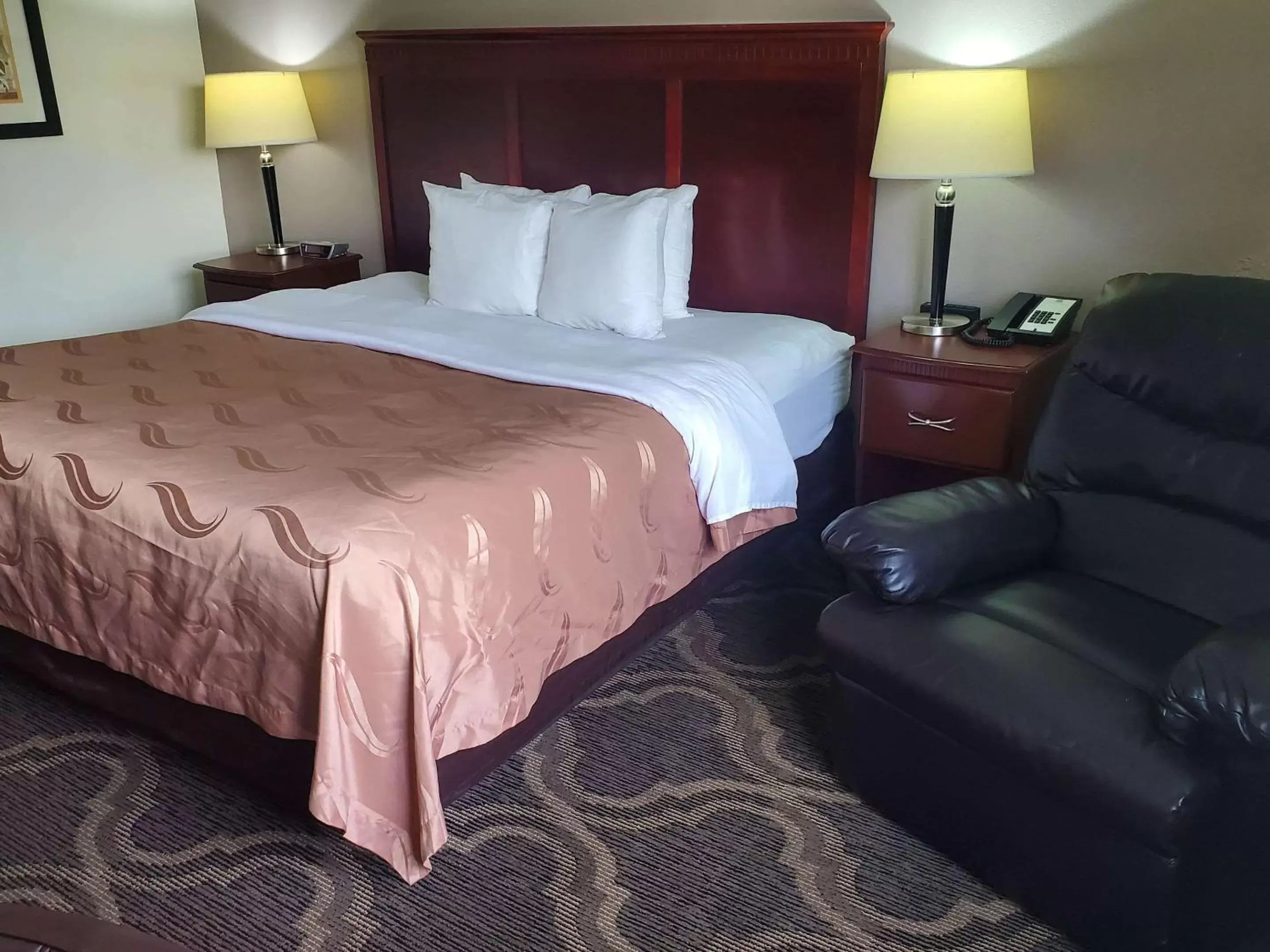 Photo of the whole room, Bed in Quality Inn Prattville I-65