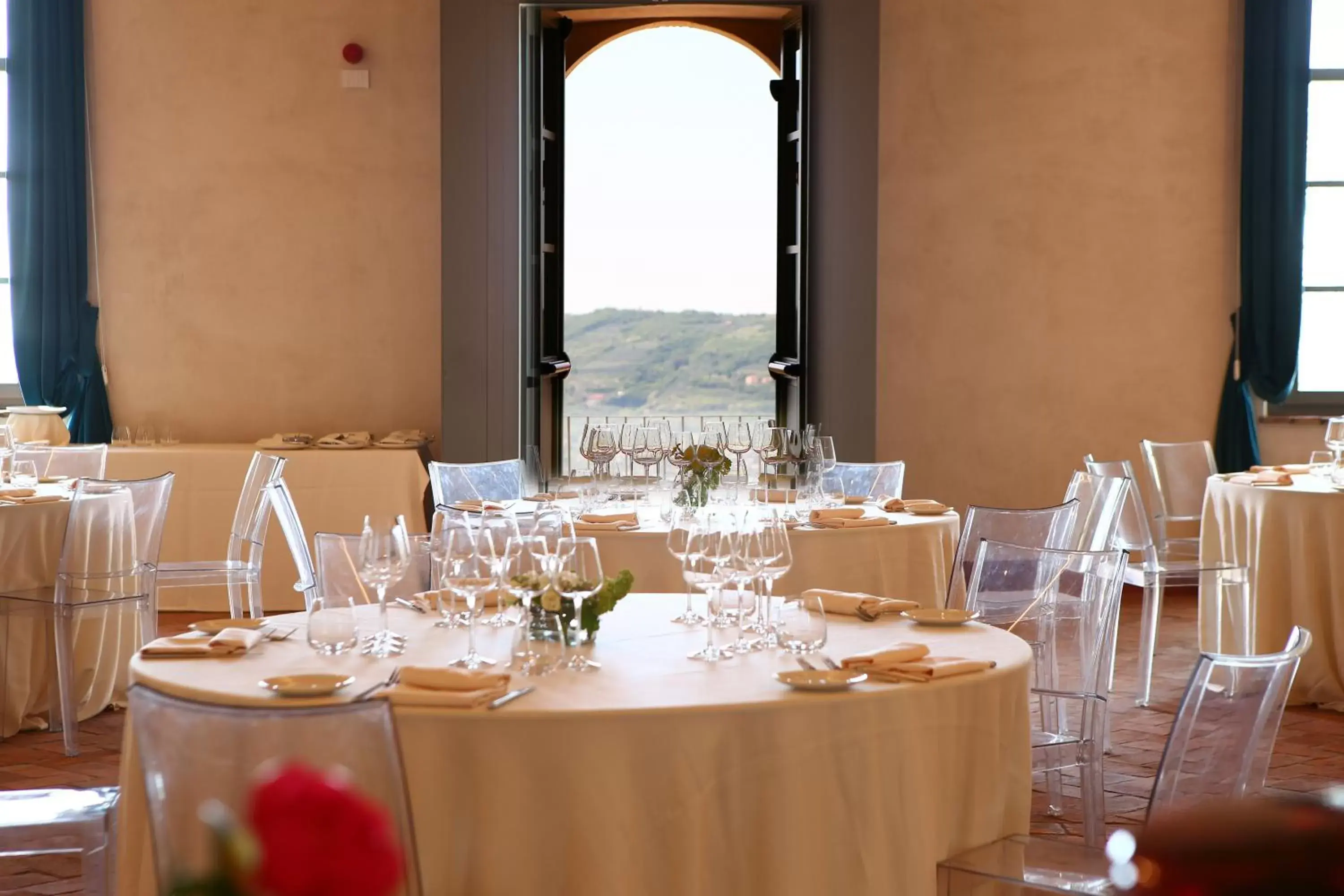 Lounge or bar, Restaurant/Places to Eat in Villa Balis Crema Verona Hills