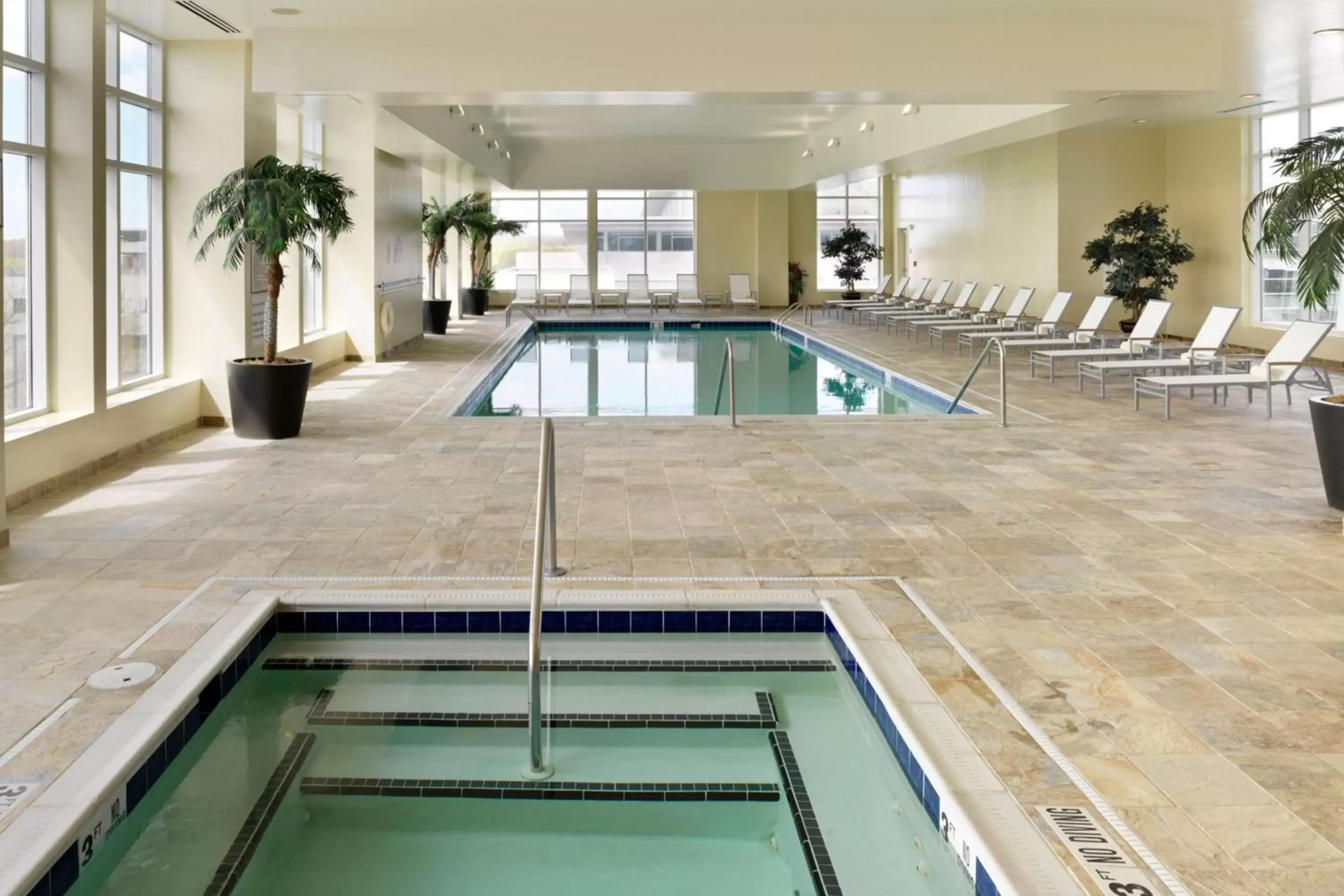 Swimming Pool in Marriott Raleigh City Center
