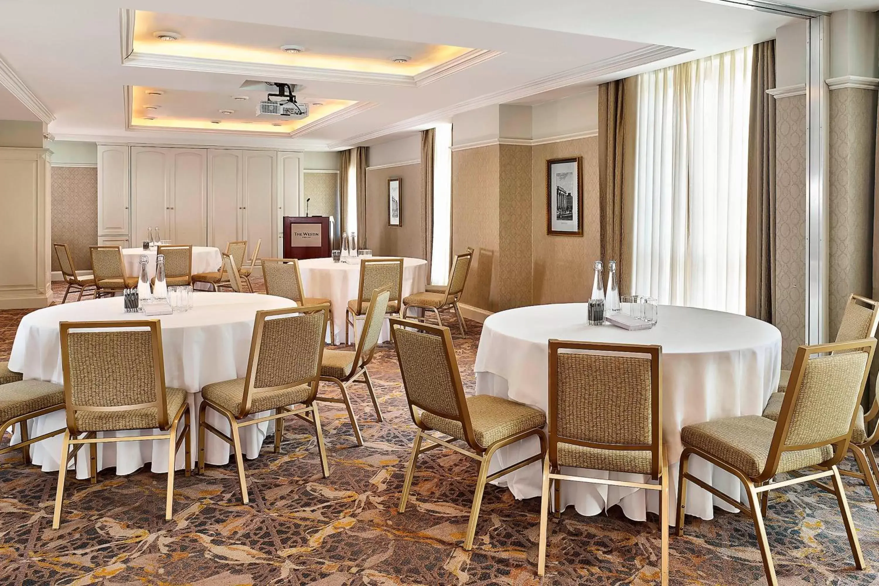 Meeting/conference room, Restaurant/Places to Eat in The Westin Dublin