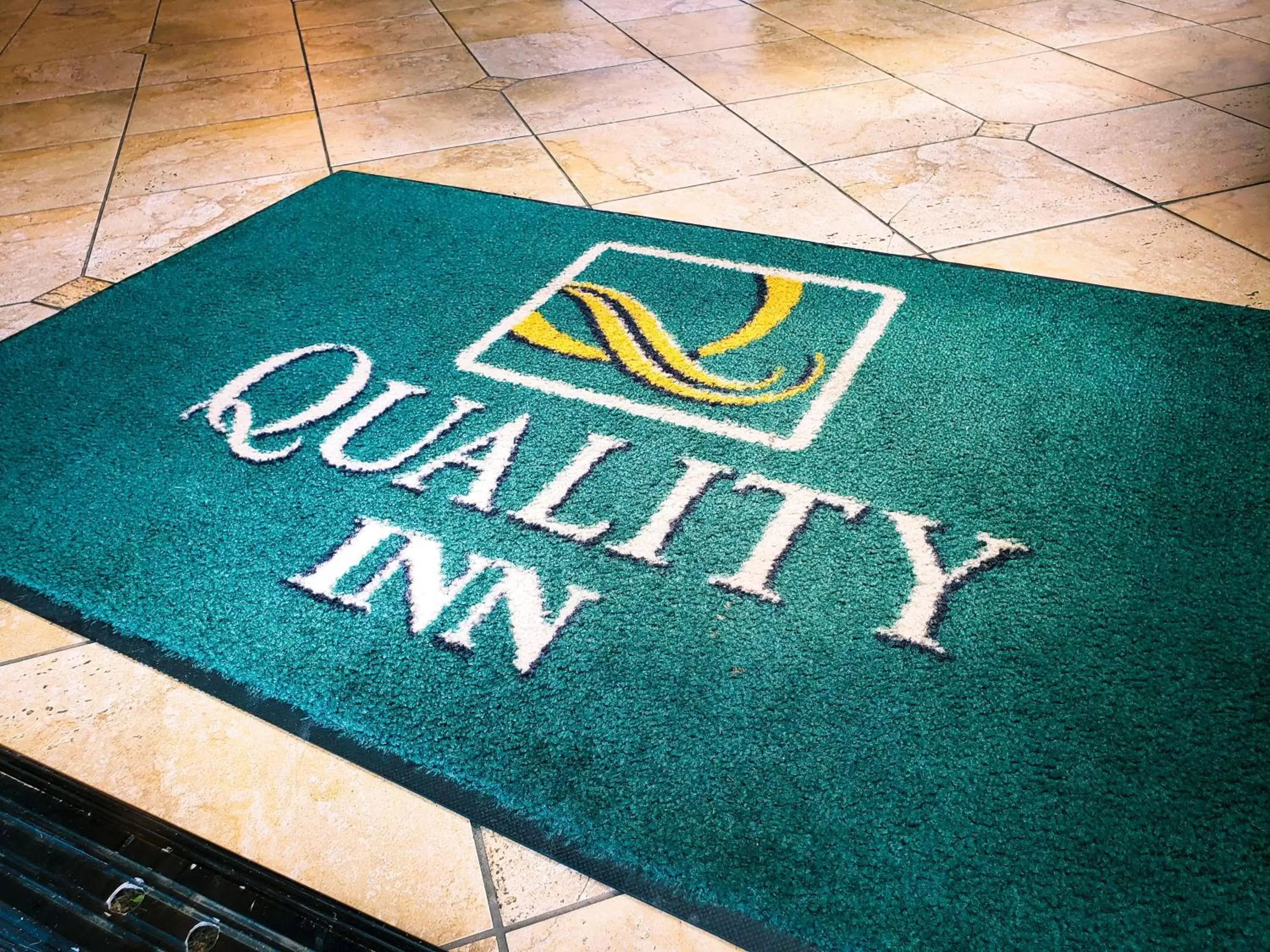 Property building in Quality Inn & Suites Vancouver