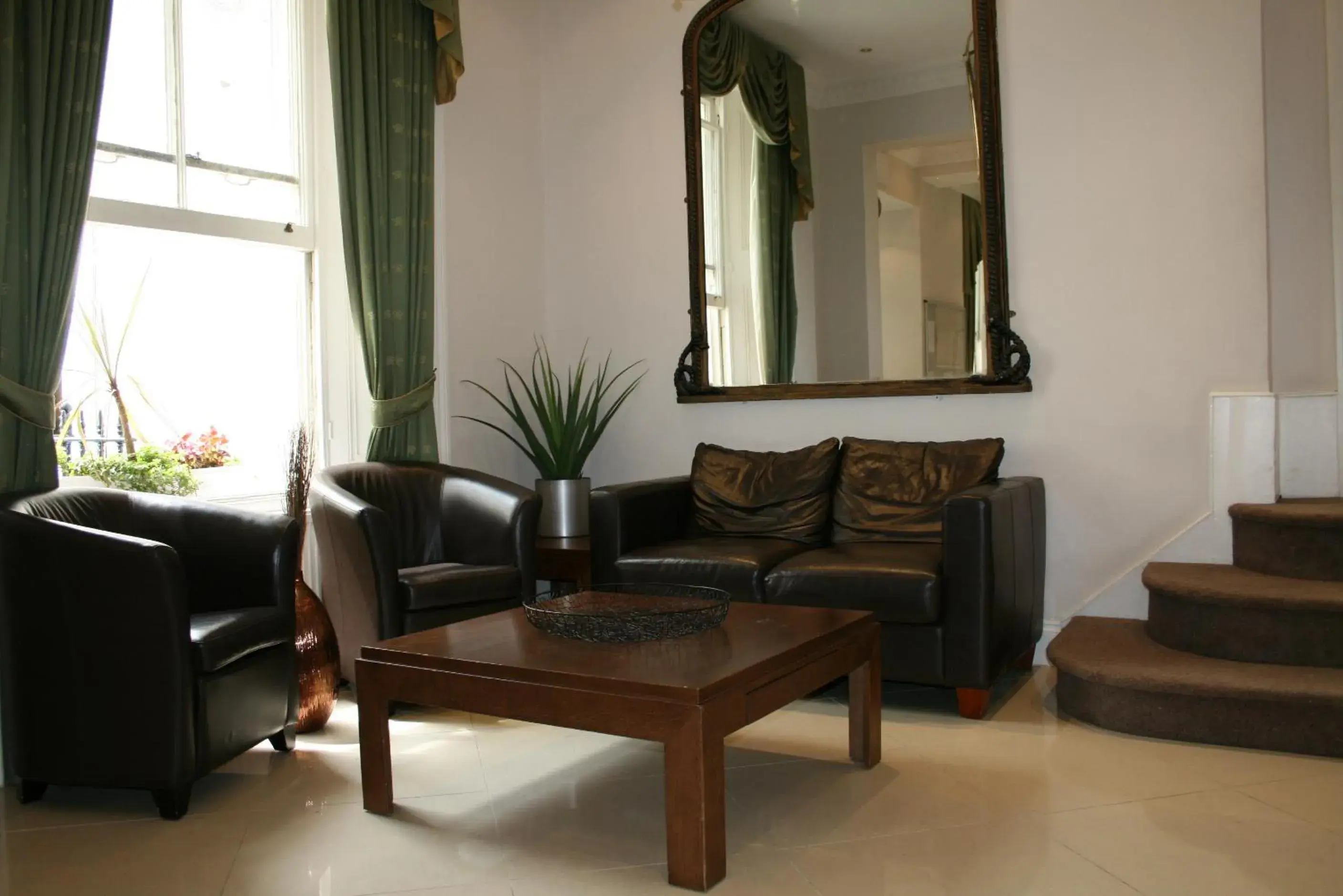 Lobby or reception in Wedgewood Hotel Lobby or reception in Wedgewood Hotel