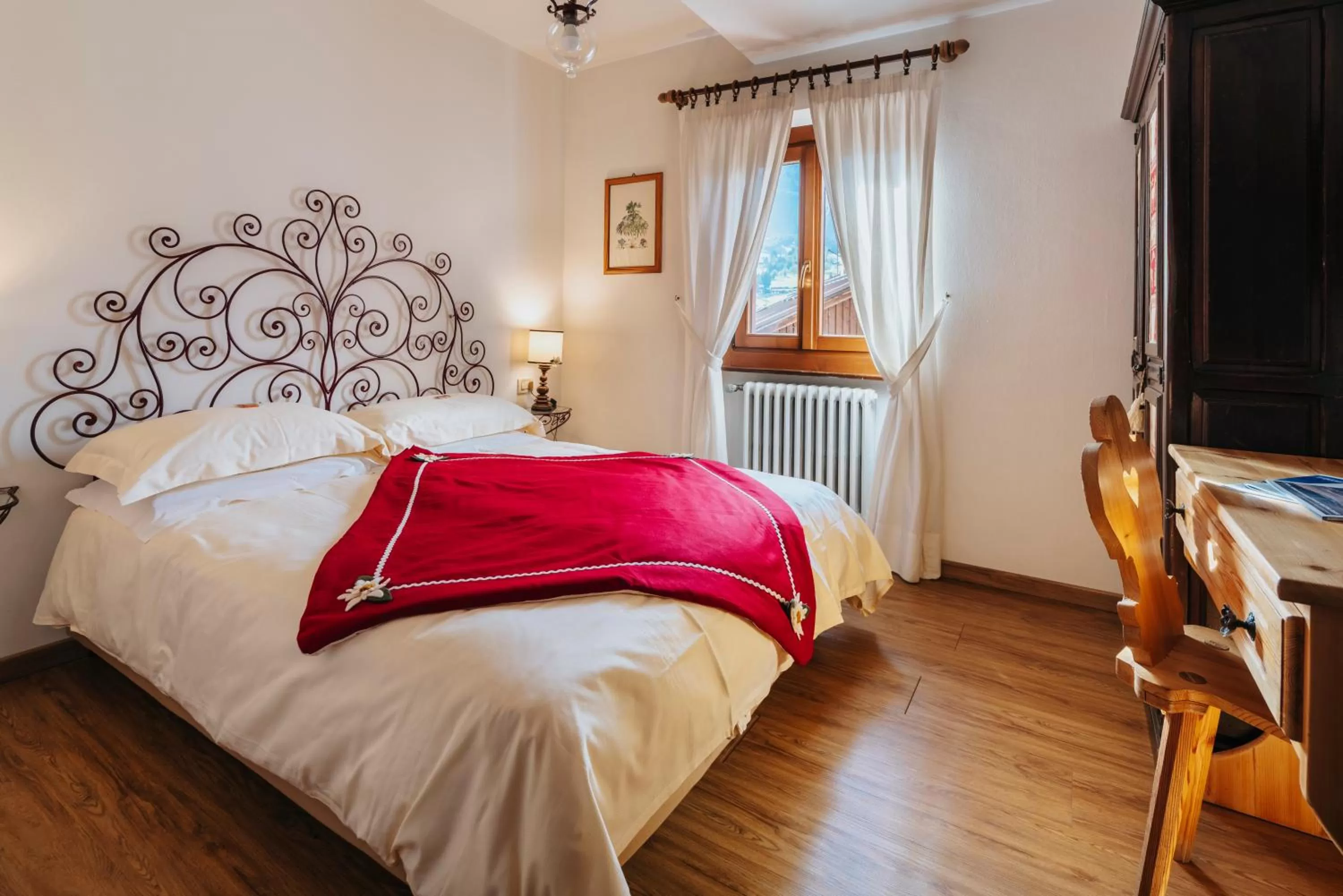 Bed in Hotel Panda Cortina- ricarica auto elettriche