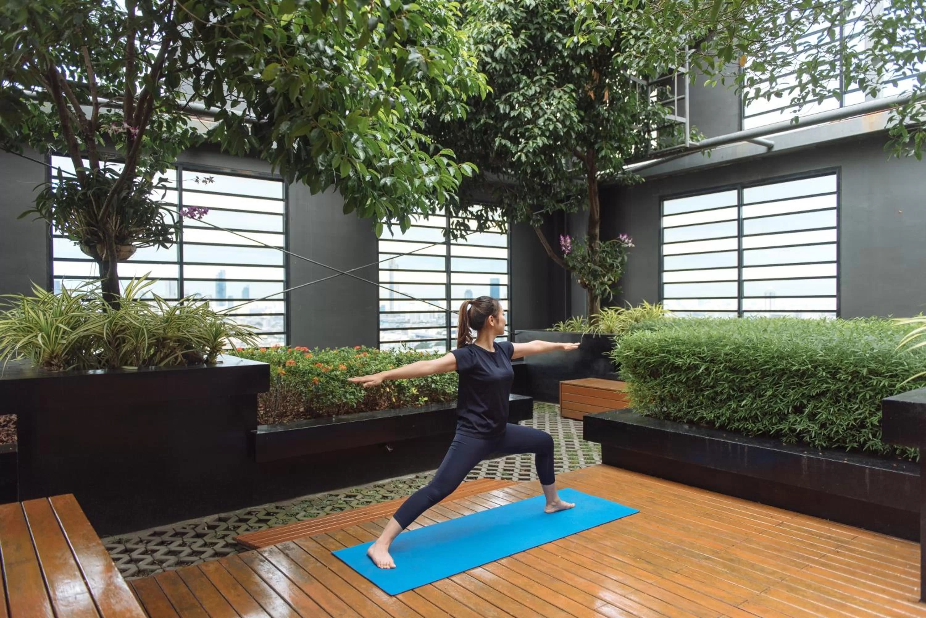 Lobby or reception in Holiday Inn Express Bangkok Siam by IHG