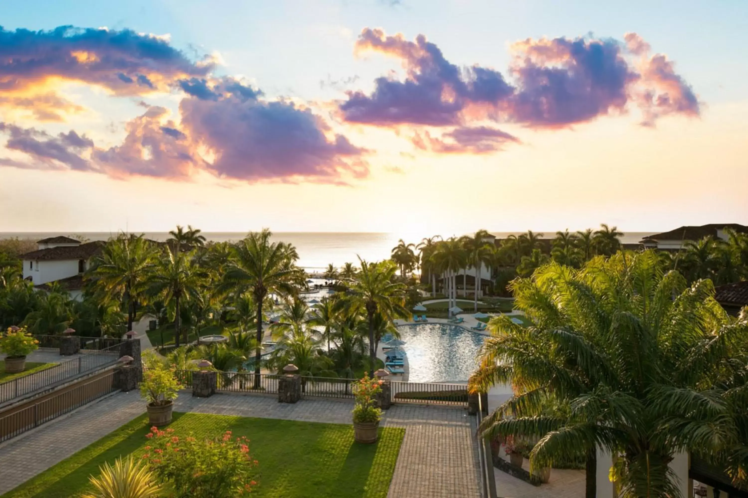 Swimming pool in JW Marriott Guanacaste Resort & Spa