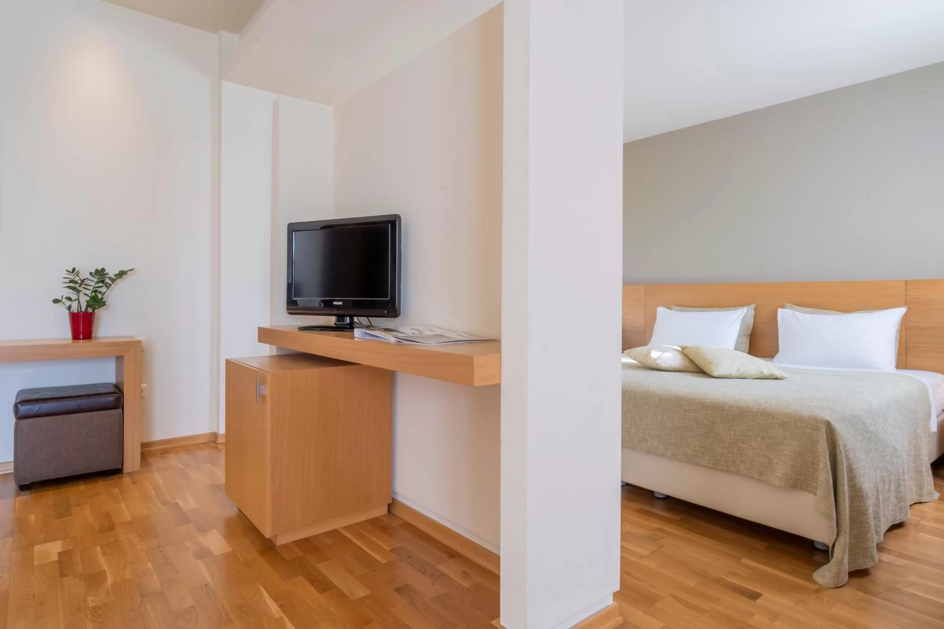 Photo of the whole room, Bed in Anemolia Mountain Resort