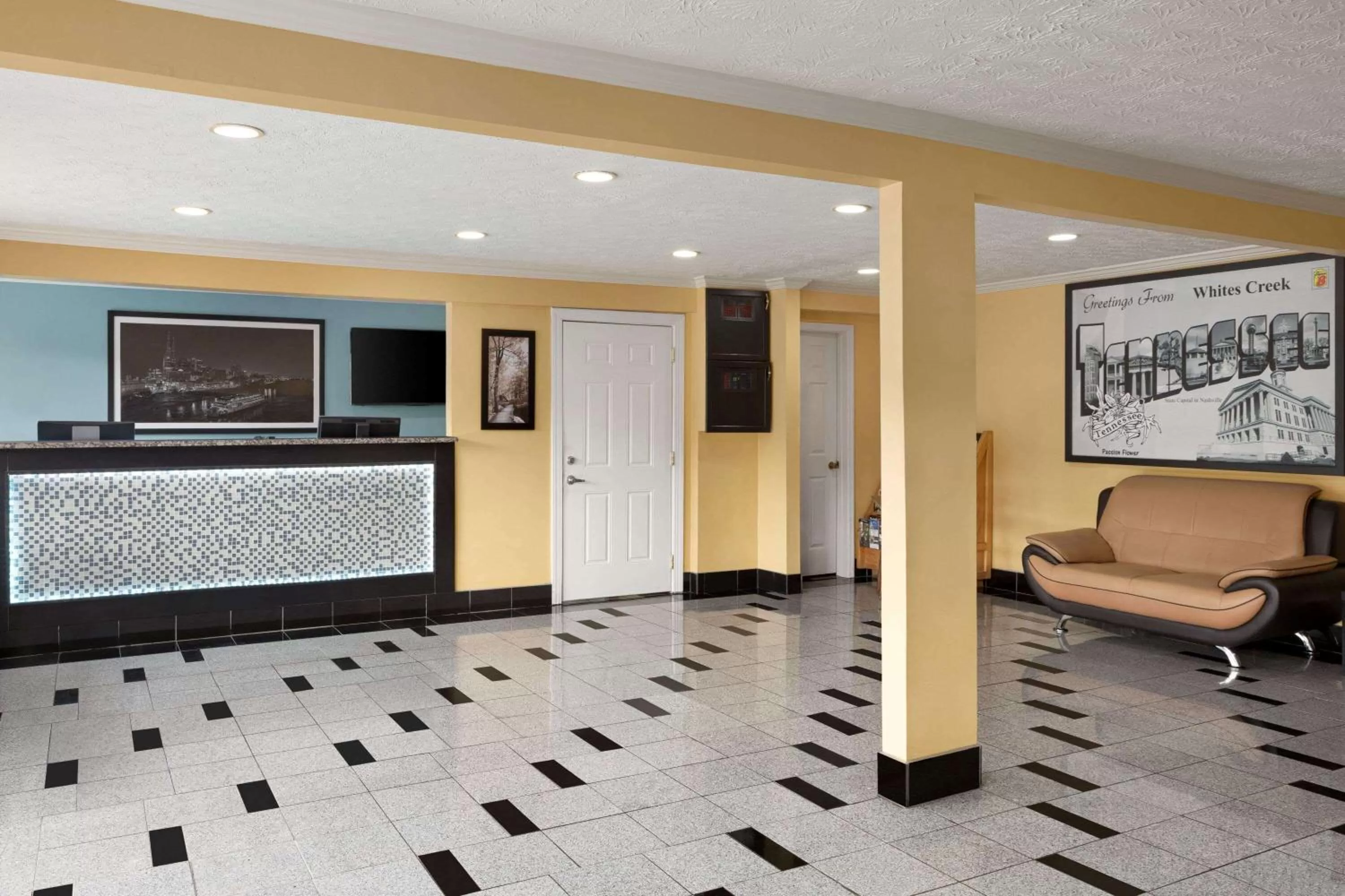 Lobby or reception in Super 8 by Wyndham Whites Creek/ Nashville NW Area