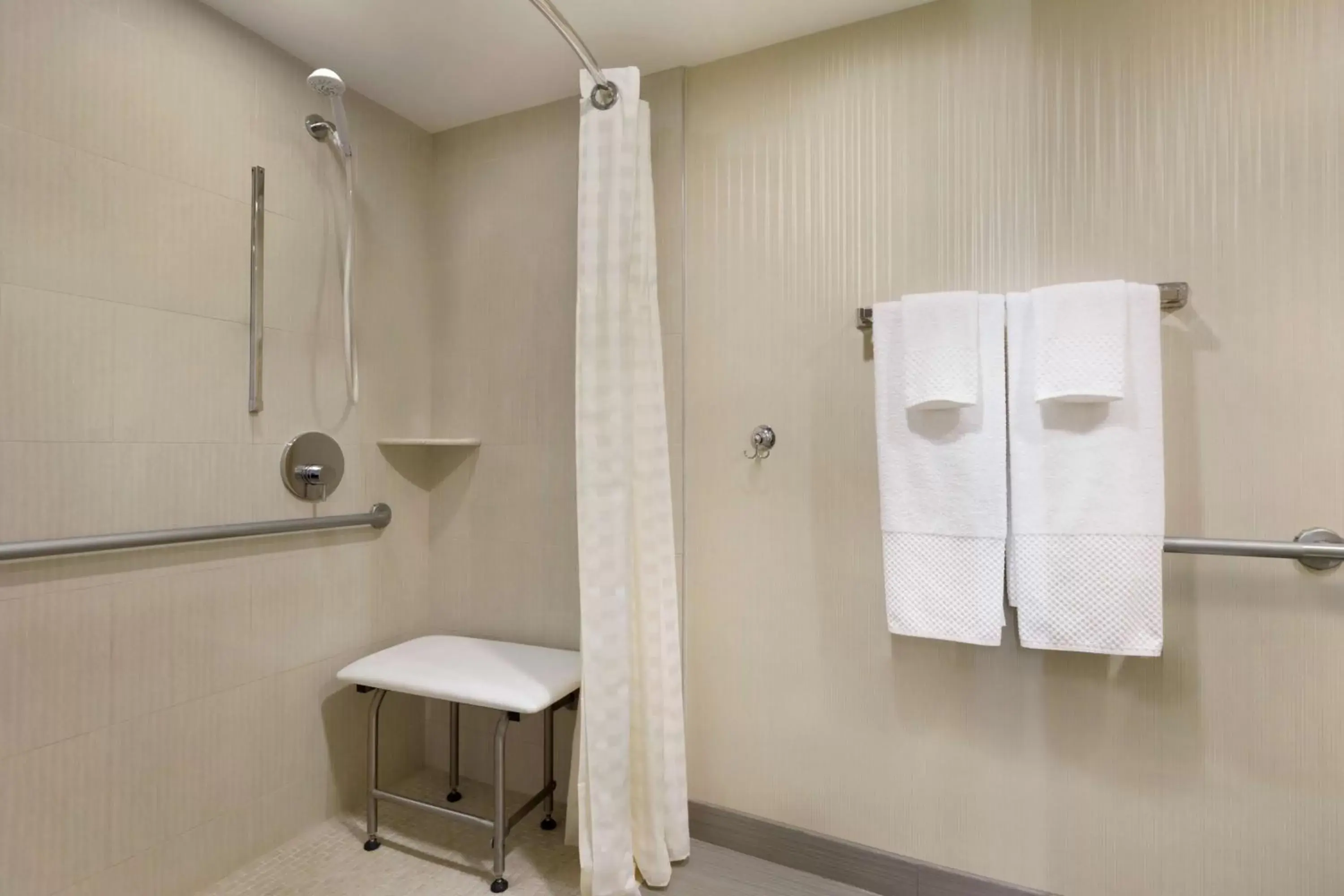 Bathroom in Embassy Suites by Hilton Piscataway Somerset