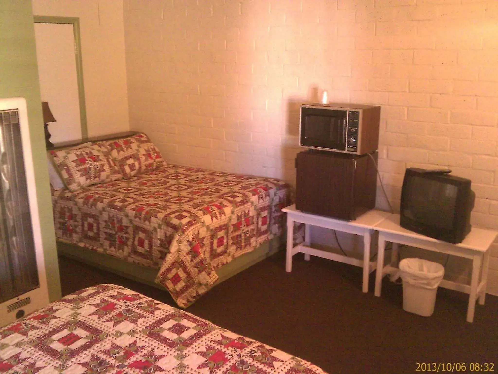 Bed in Ranch Motel