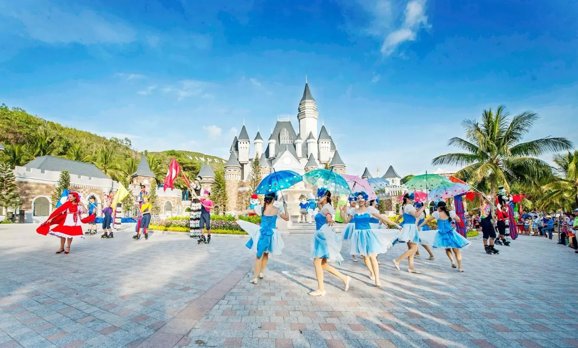 Aqua park, Beach in Vinpearl Resort Nha Trang