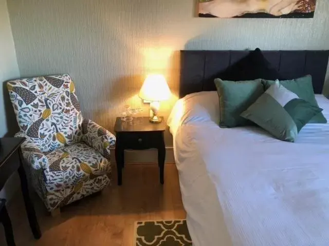 Double Room with Private External Bathroom in The Horseshoe & Castle Double Room with Private External Bathroom in The Horseshoe & Castle