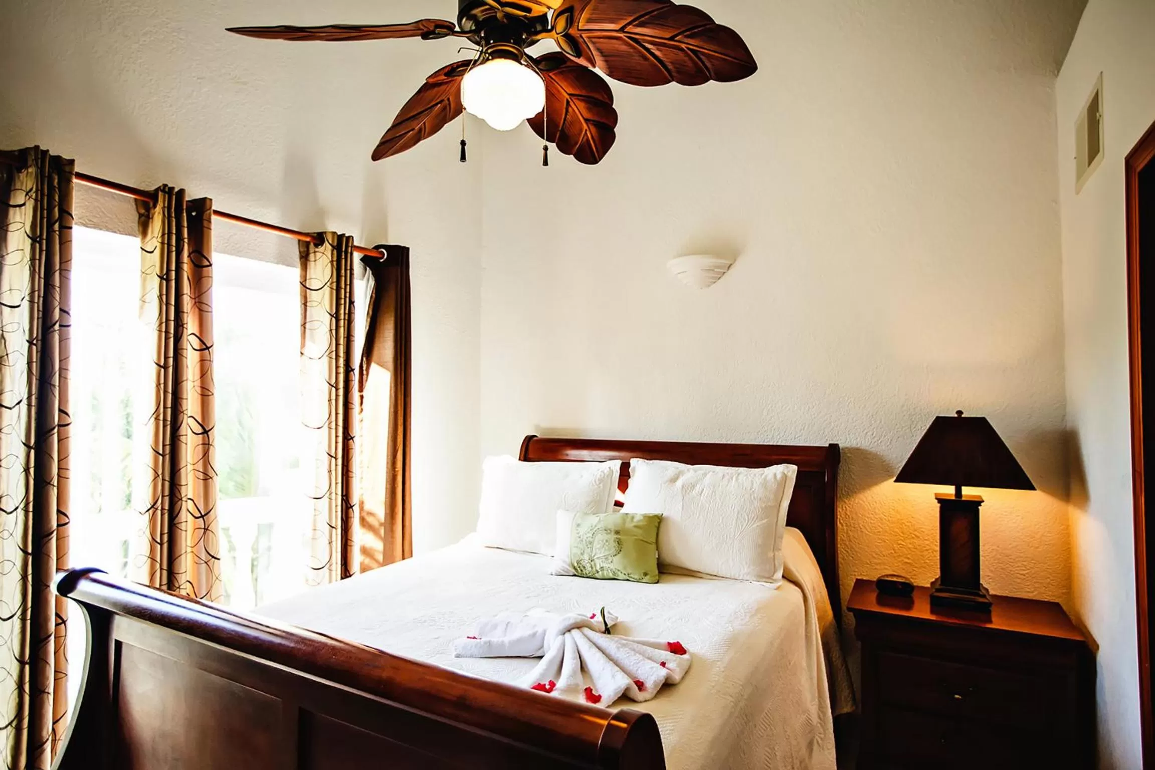 Bedroom, Bed in Pelican Reef Villas Resort