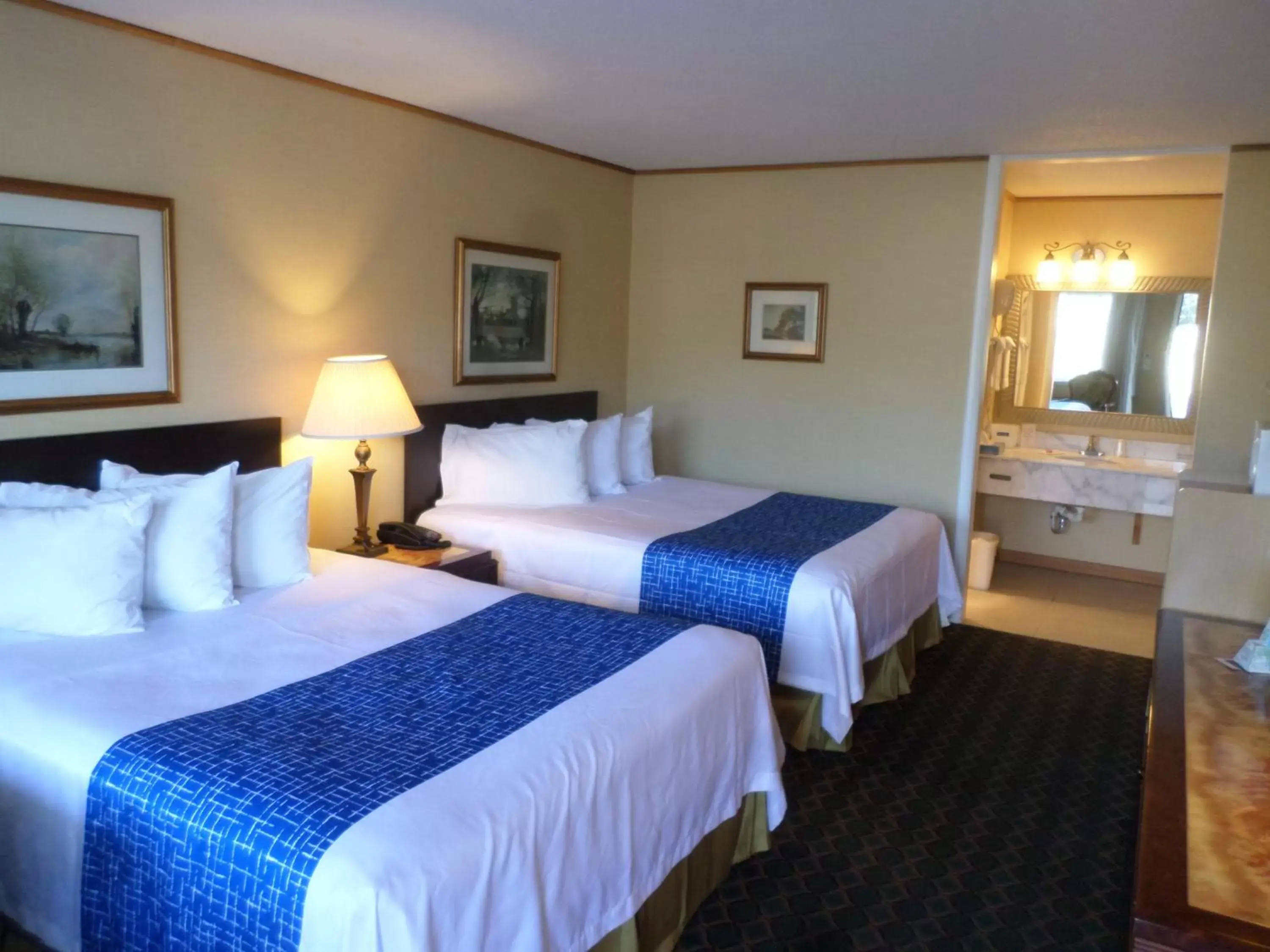 Photo of the whole room, Bed in Travelodge by Wyndham Ogallala