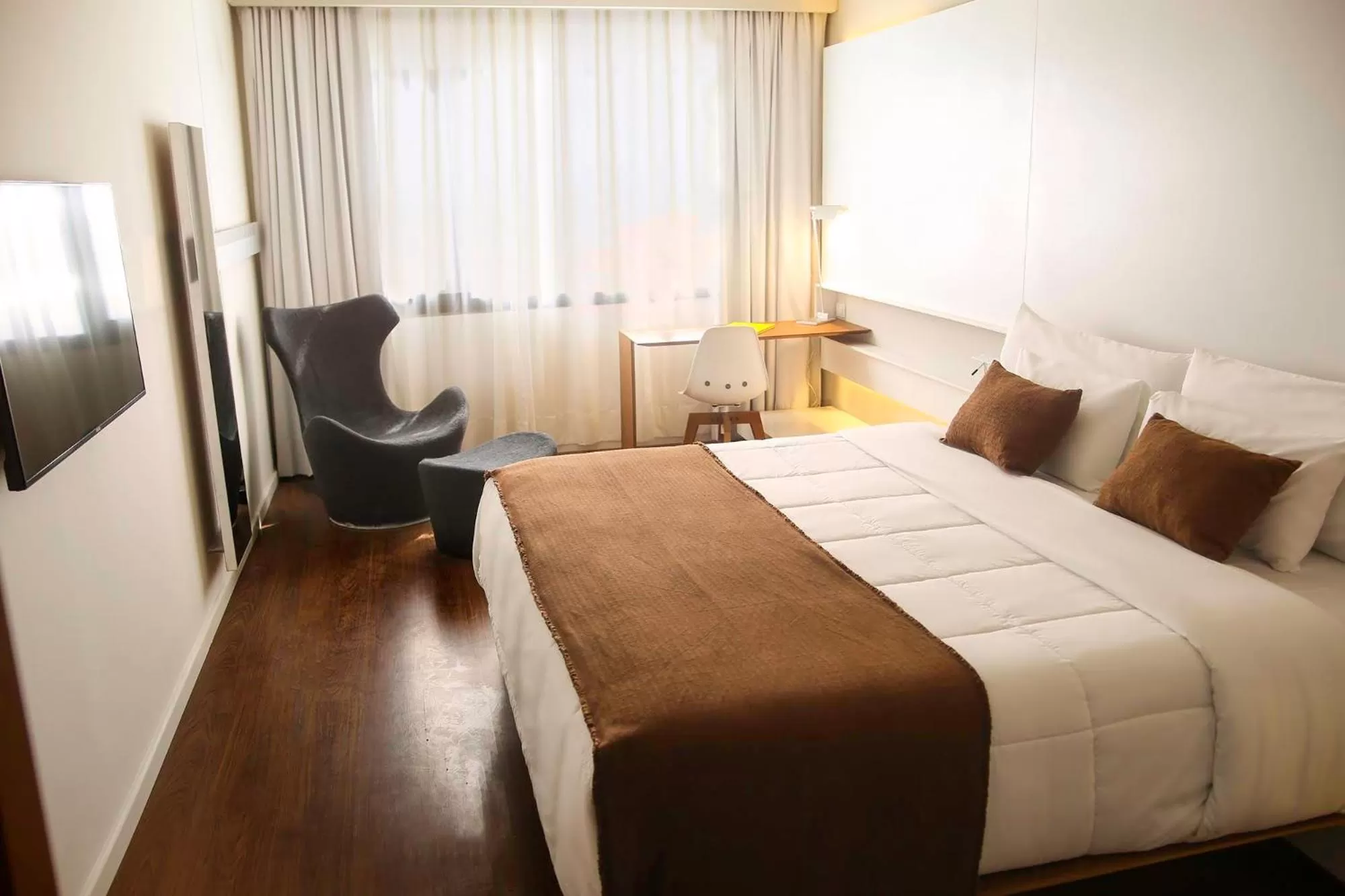 Bedroom, Bed in Esplendor by Wyndham Asuncion