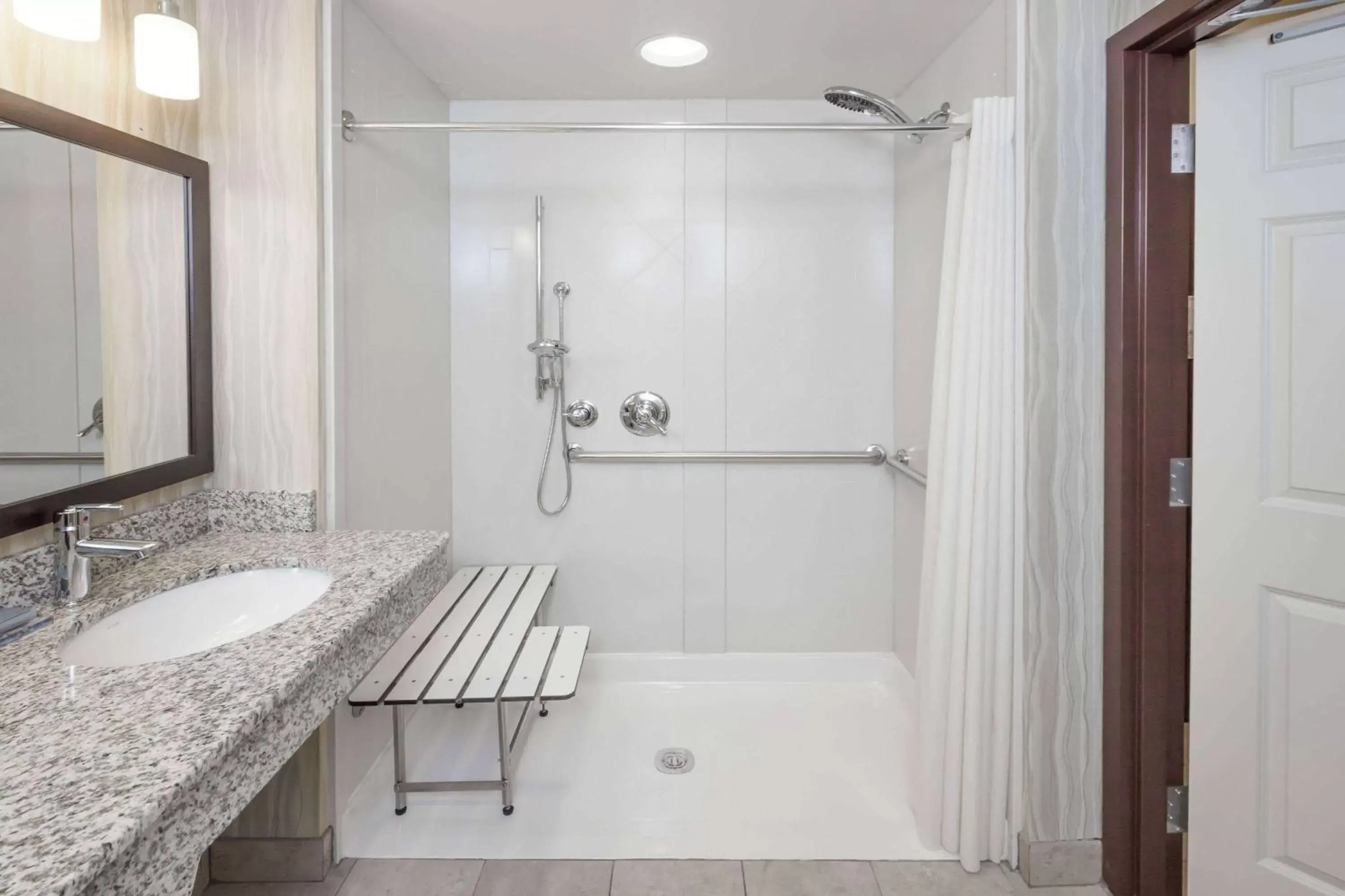 Shower, Bathroom in Wingate by Wyndham Tulsa