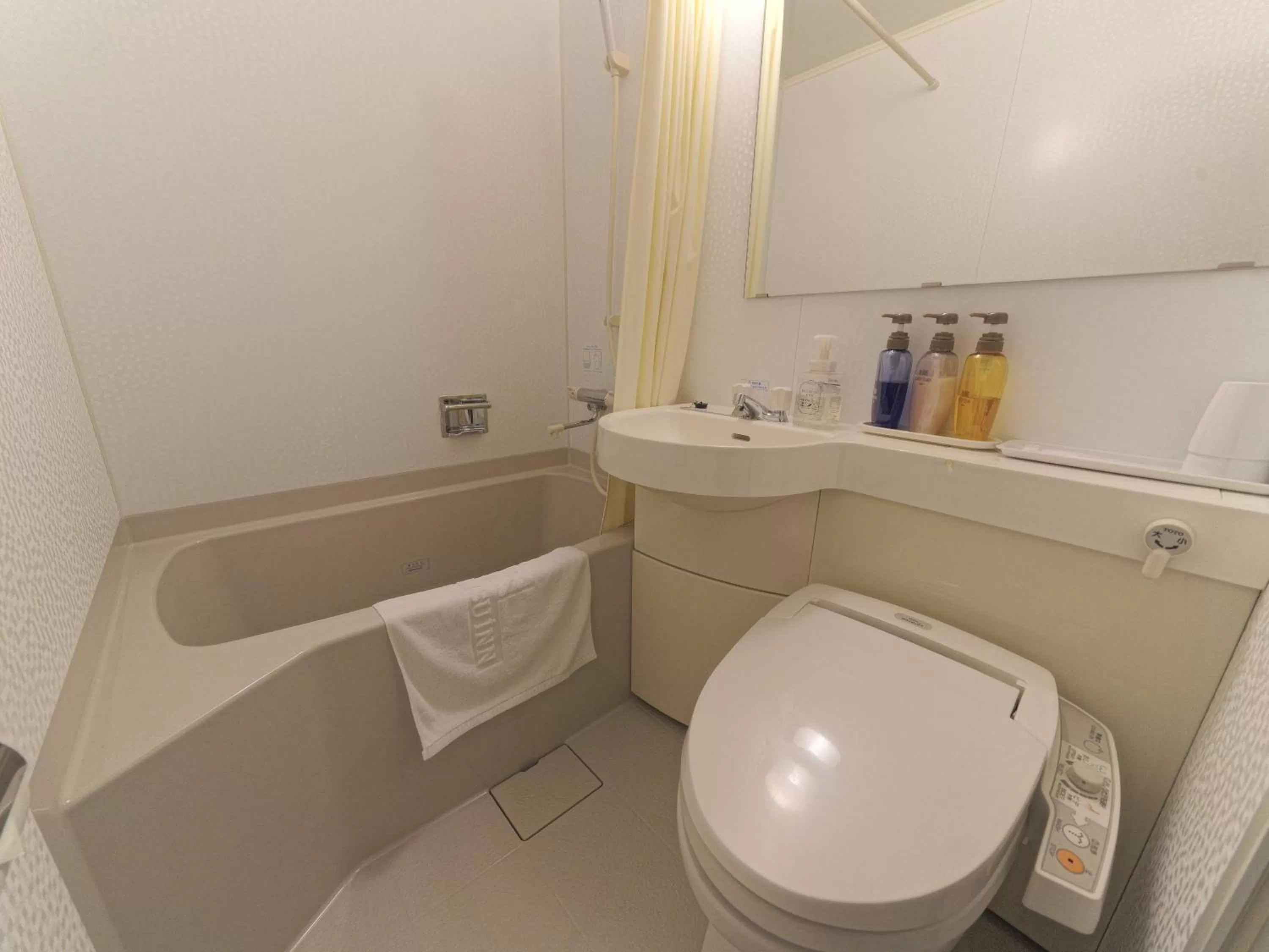 Bathroom in Meitetsu Inn Chita Handa Ekimae