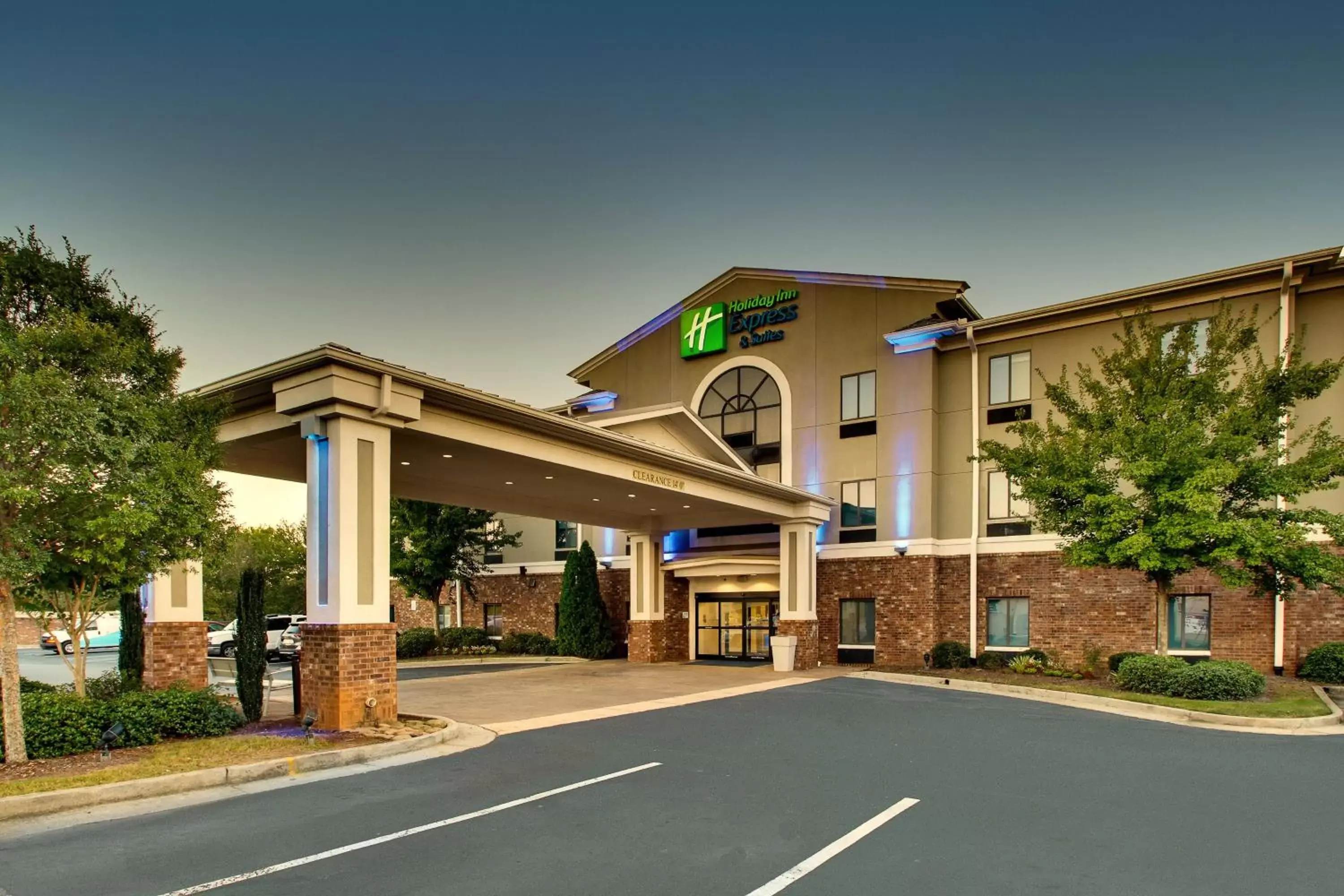 Property Building in Holiday Inn Express Hotel & Suites Austell Powder Springs, an IHG Hotel