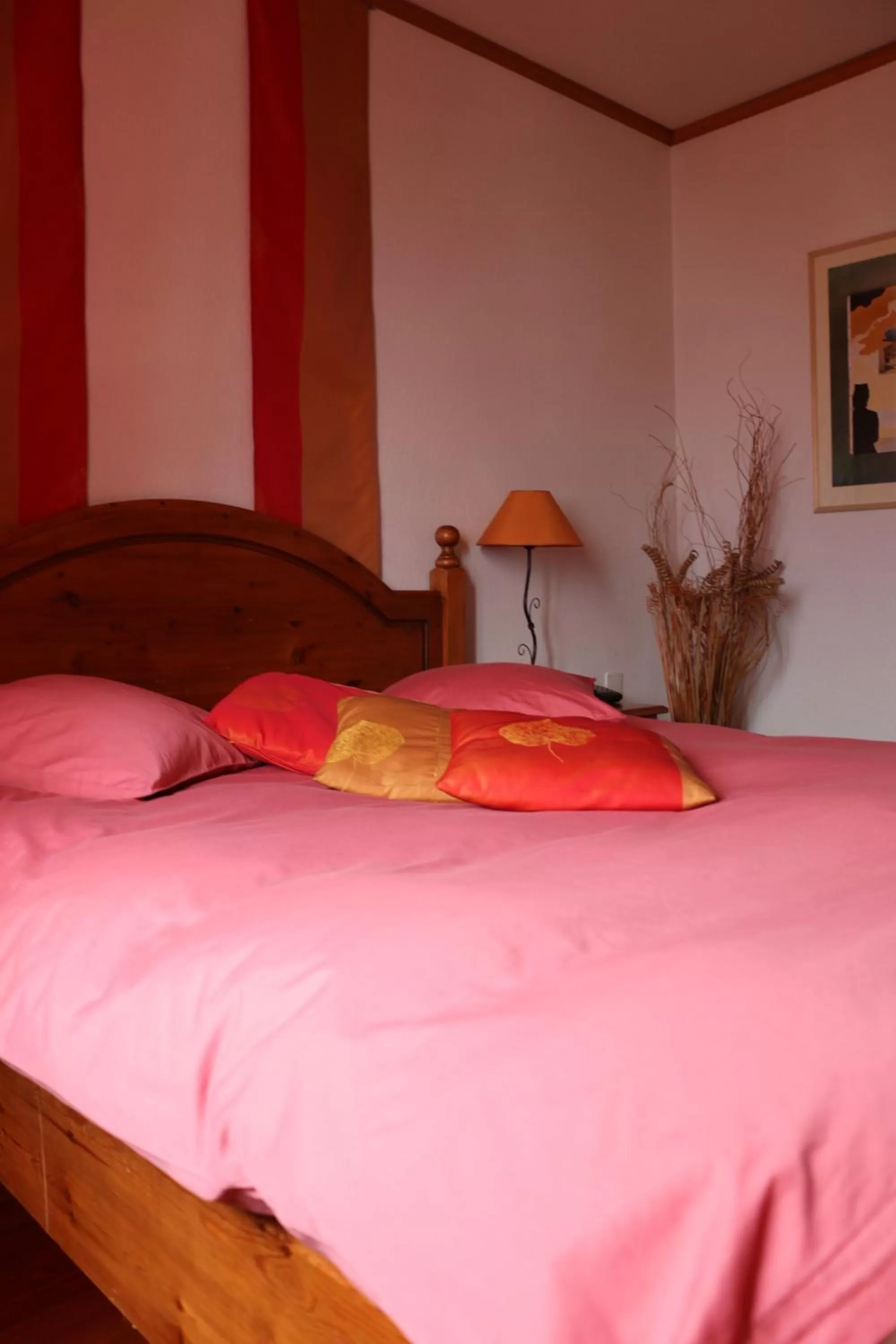 Bedroom, Bed in Hostellerie de Genève