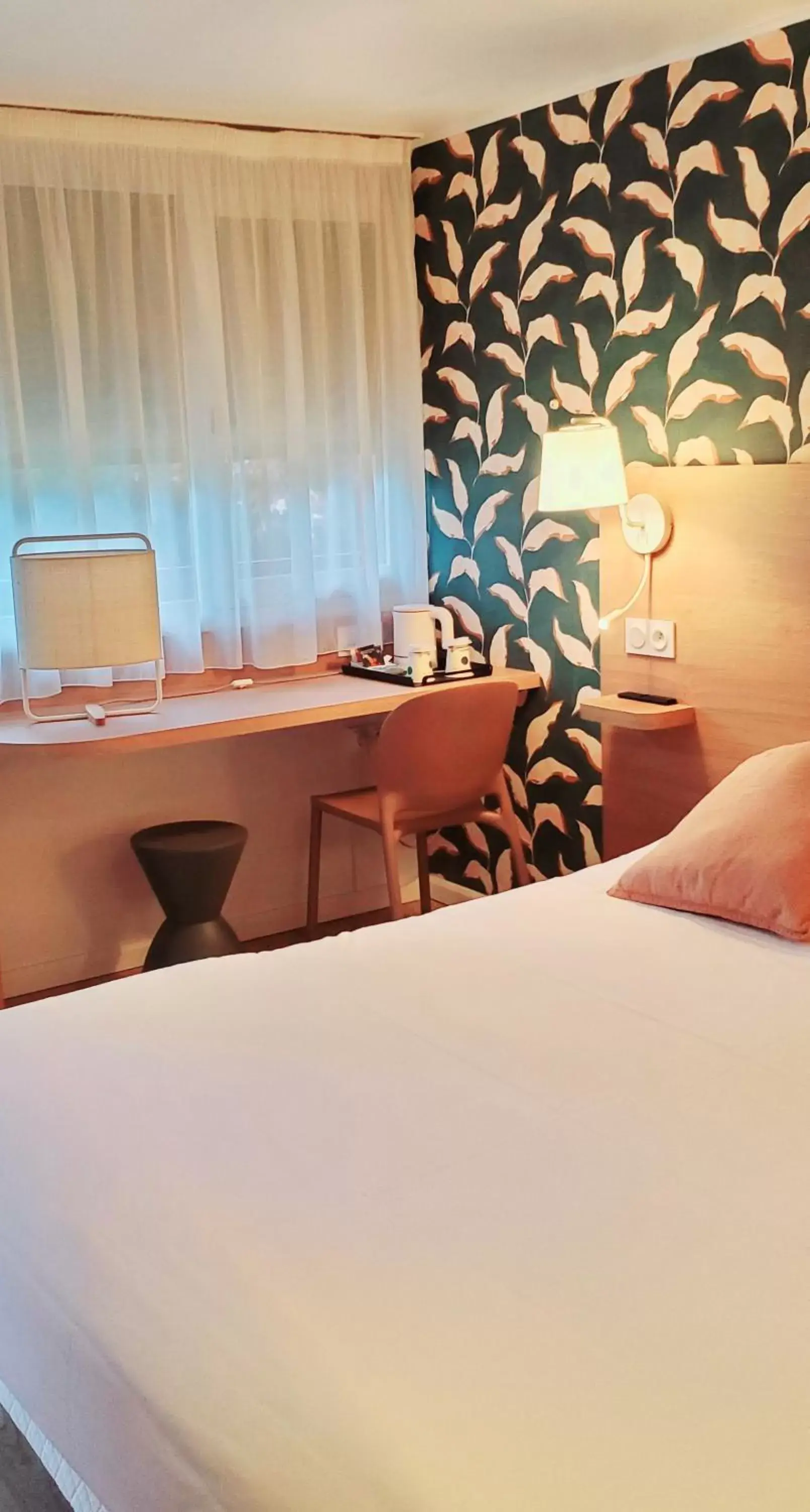 Bedroom, Bed in KYRIAD HONFLEUR - La Riviere Saint Sauveur