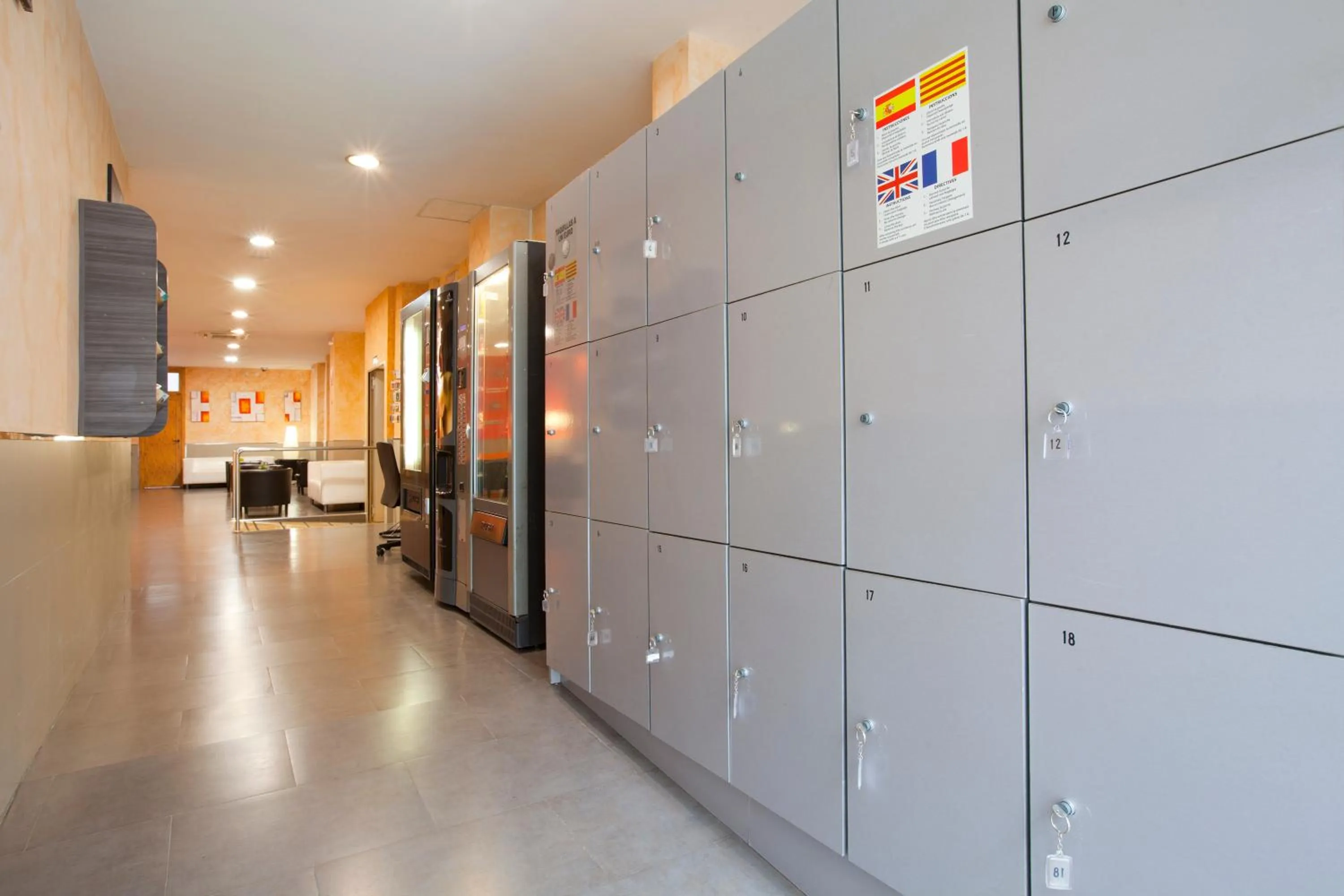 Communal lounge/ TV room in Hostal Barcelona