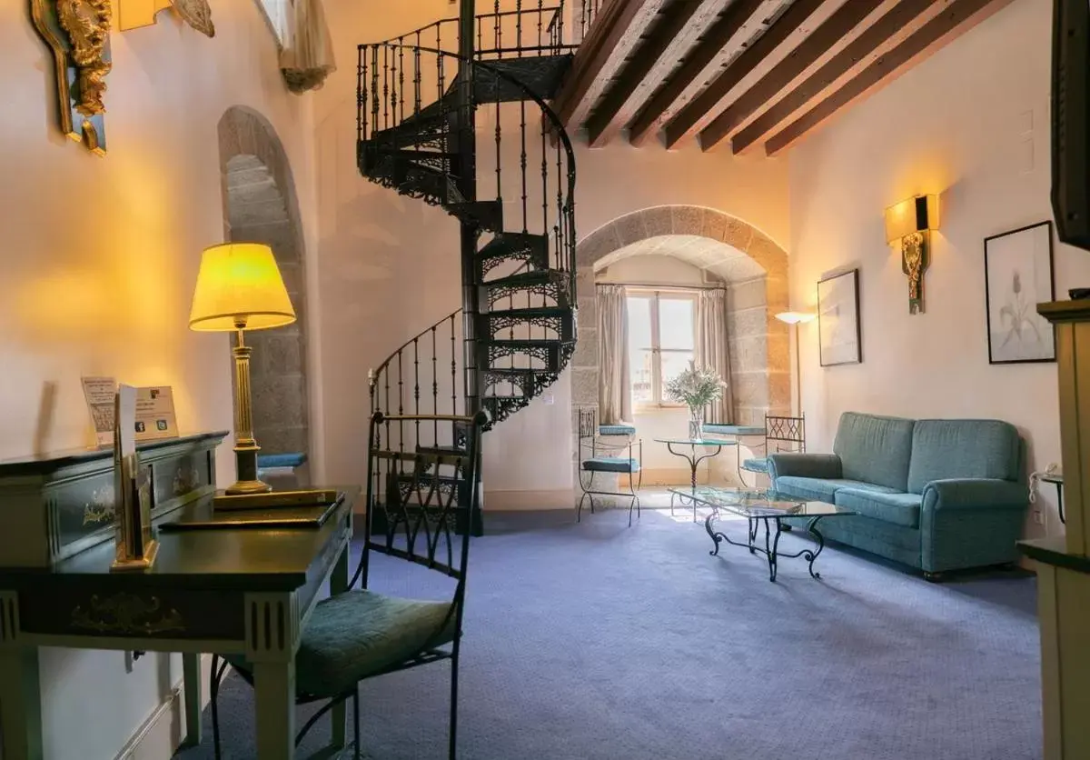 Seating Area in Palacio de los Velada