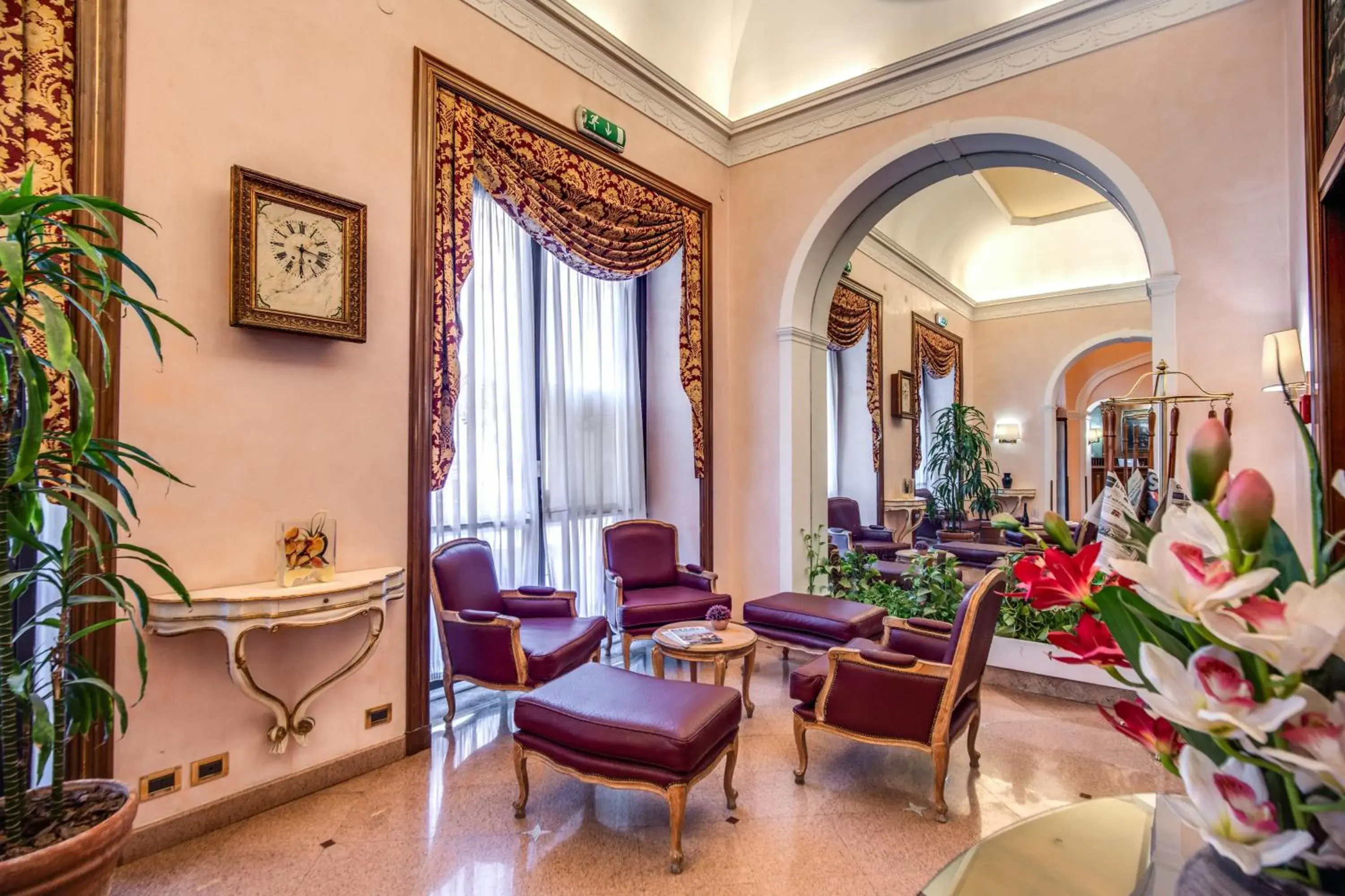 Seating area, Lobby/Reception in Hotel Della Torre Argentina