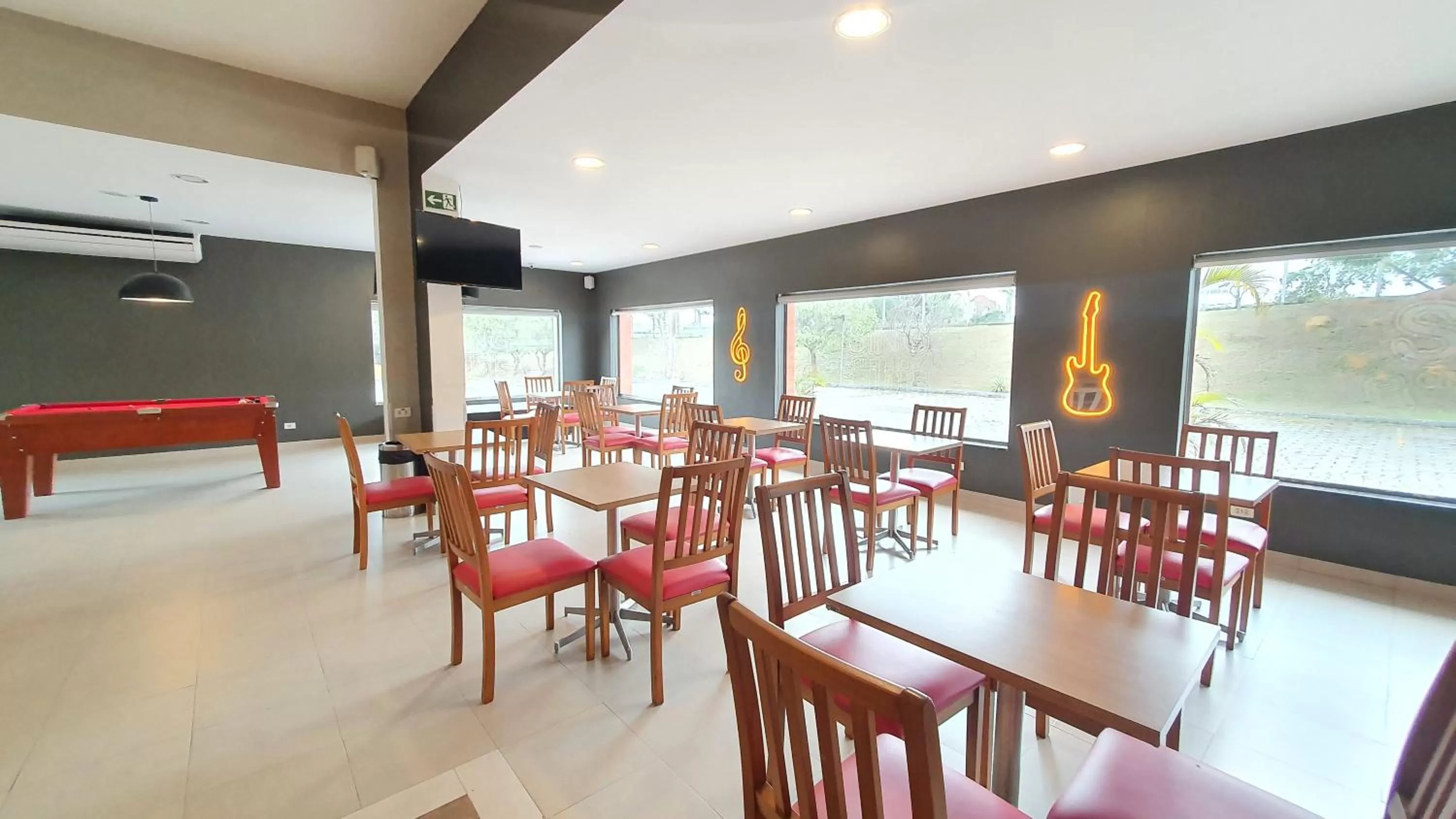 Restaurant/places to eat in ibis Manaus Distrito Industrial