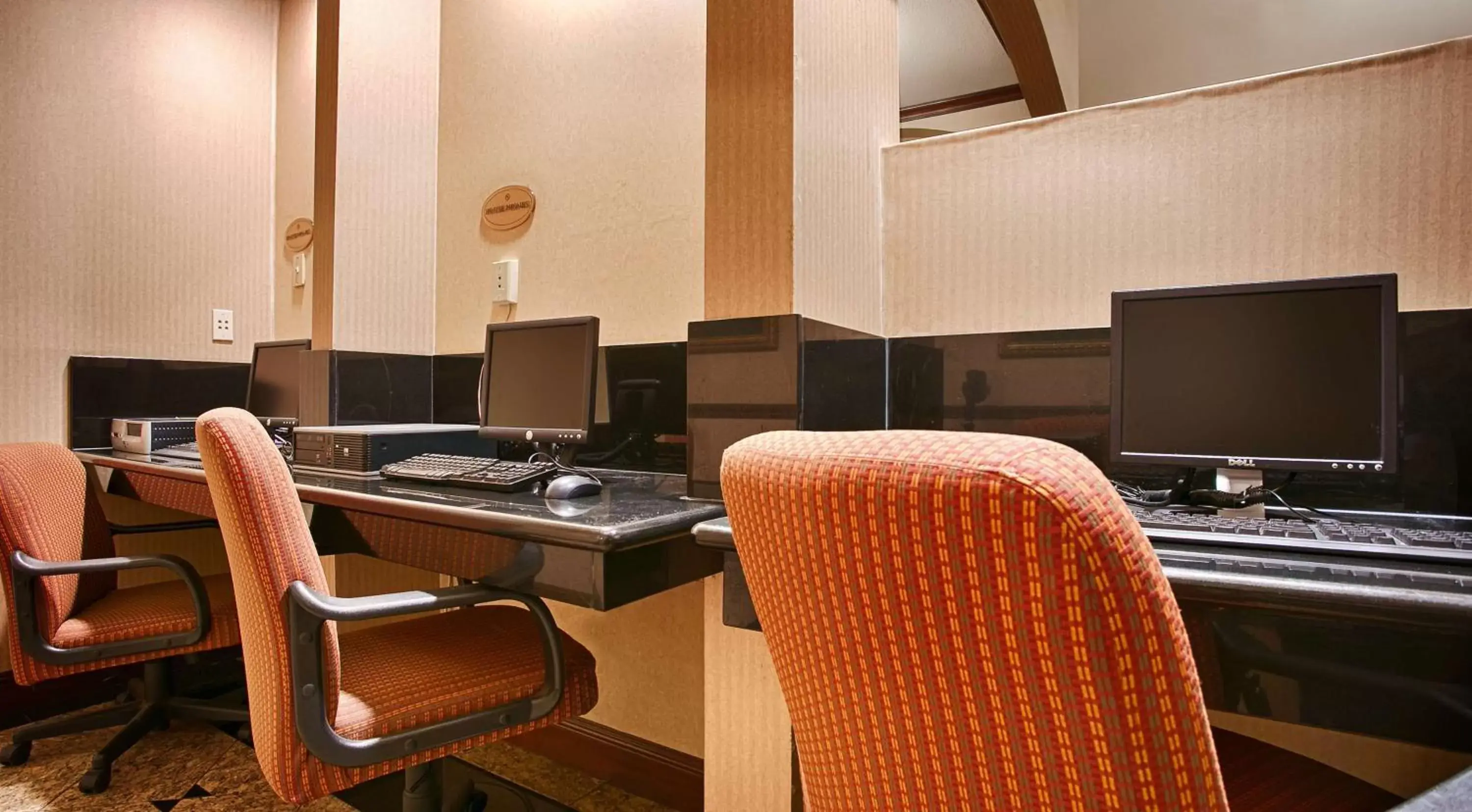 On site, Business Area/Conference Room in Best Western Plus Heritage Inn