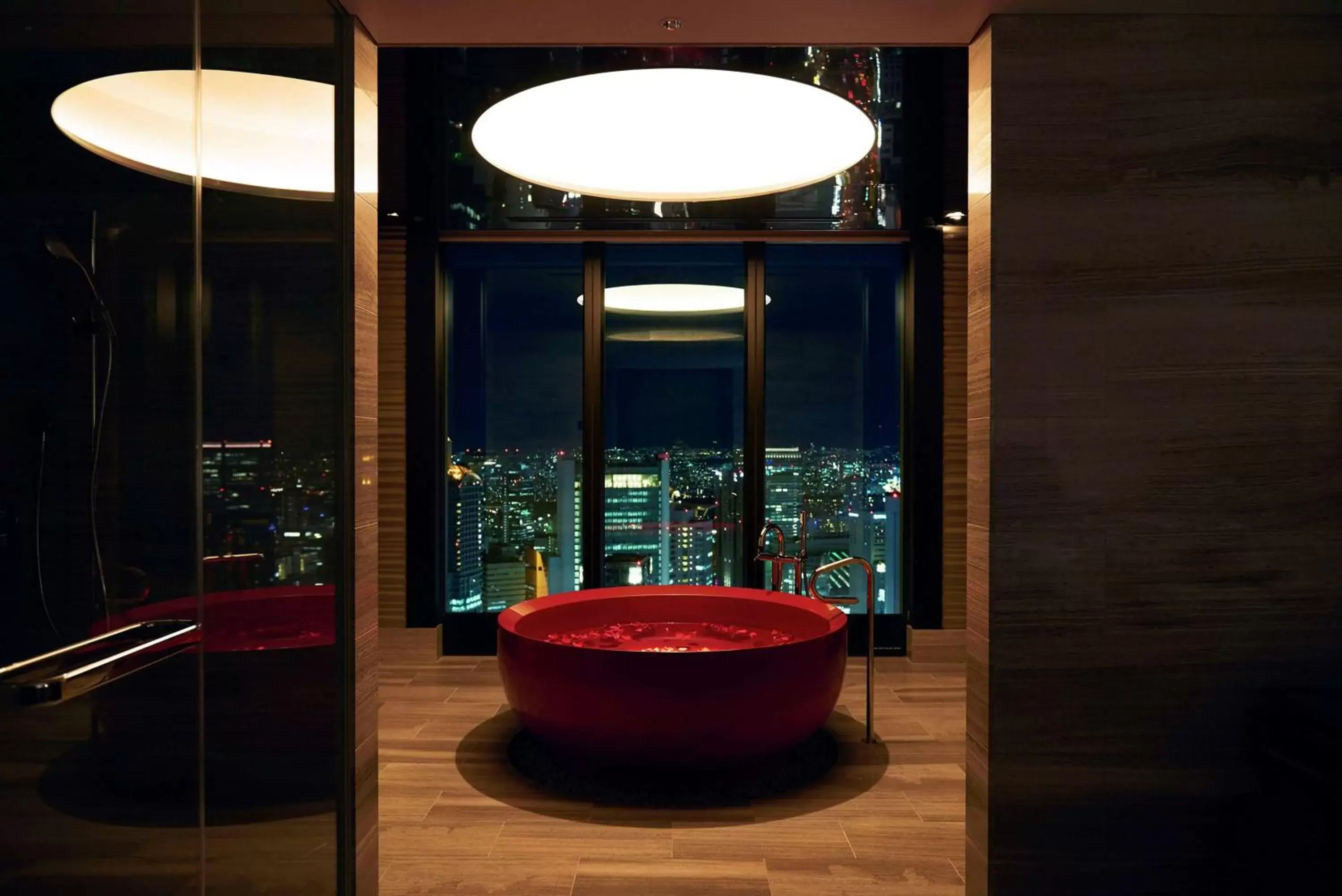 Meeting/conference room, Bathroom in Conrad Osaka