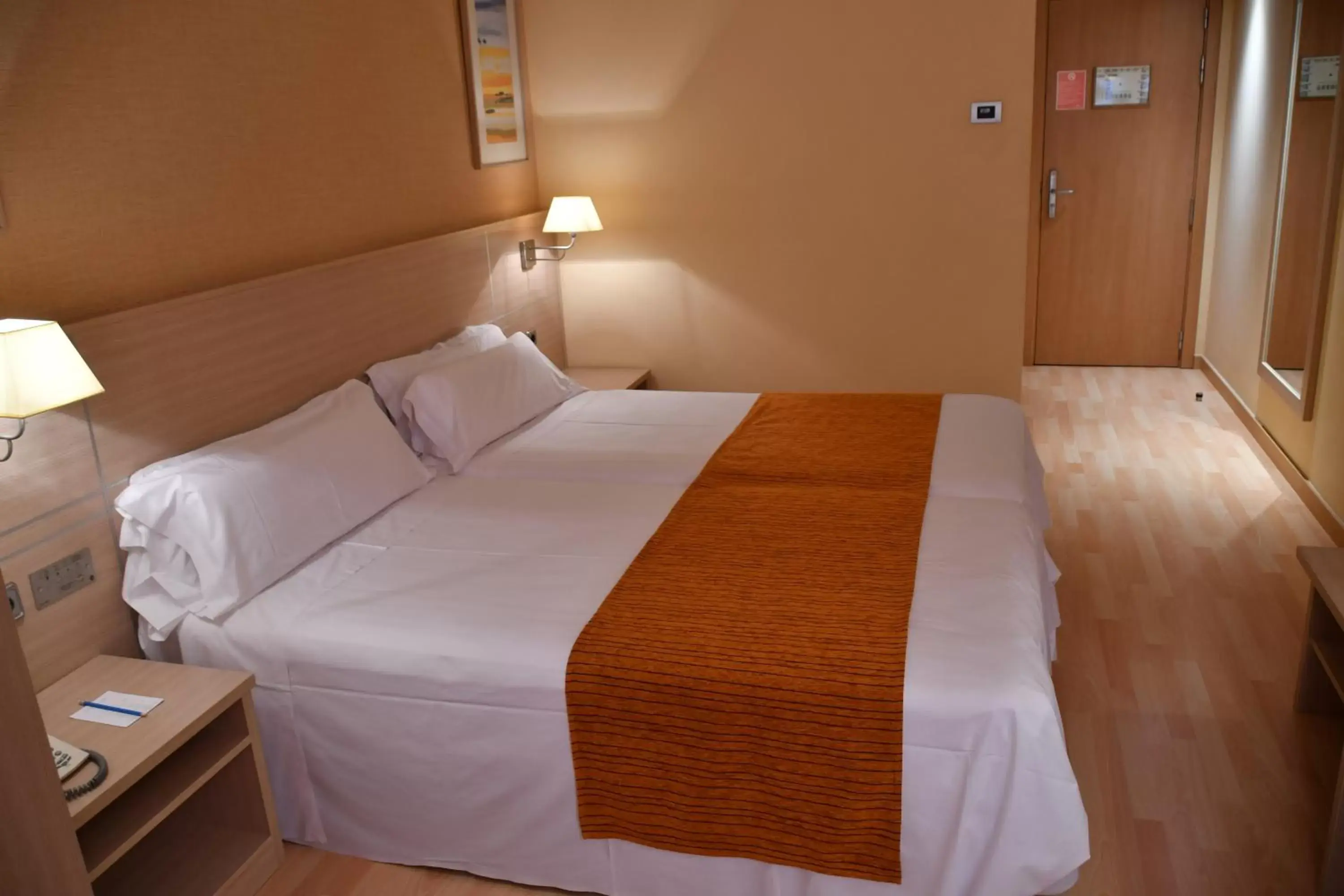 Bed in Hotel Class Valls