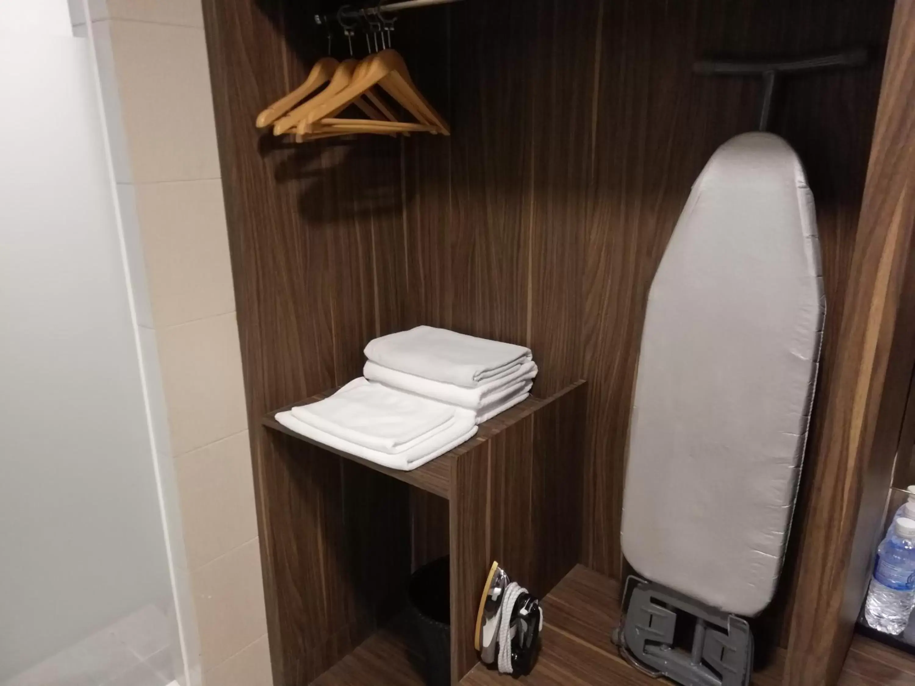 Bathroom in Ease Hotel