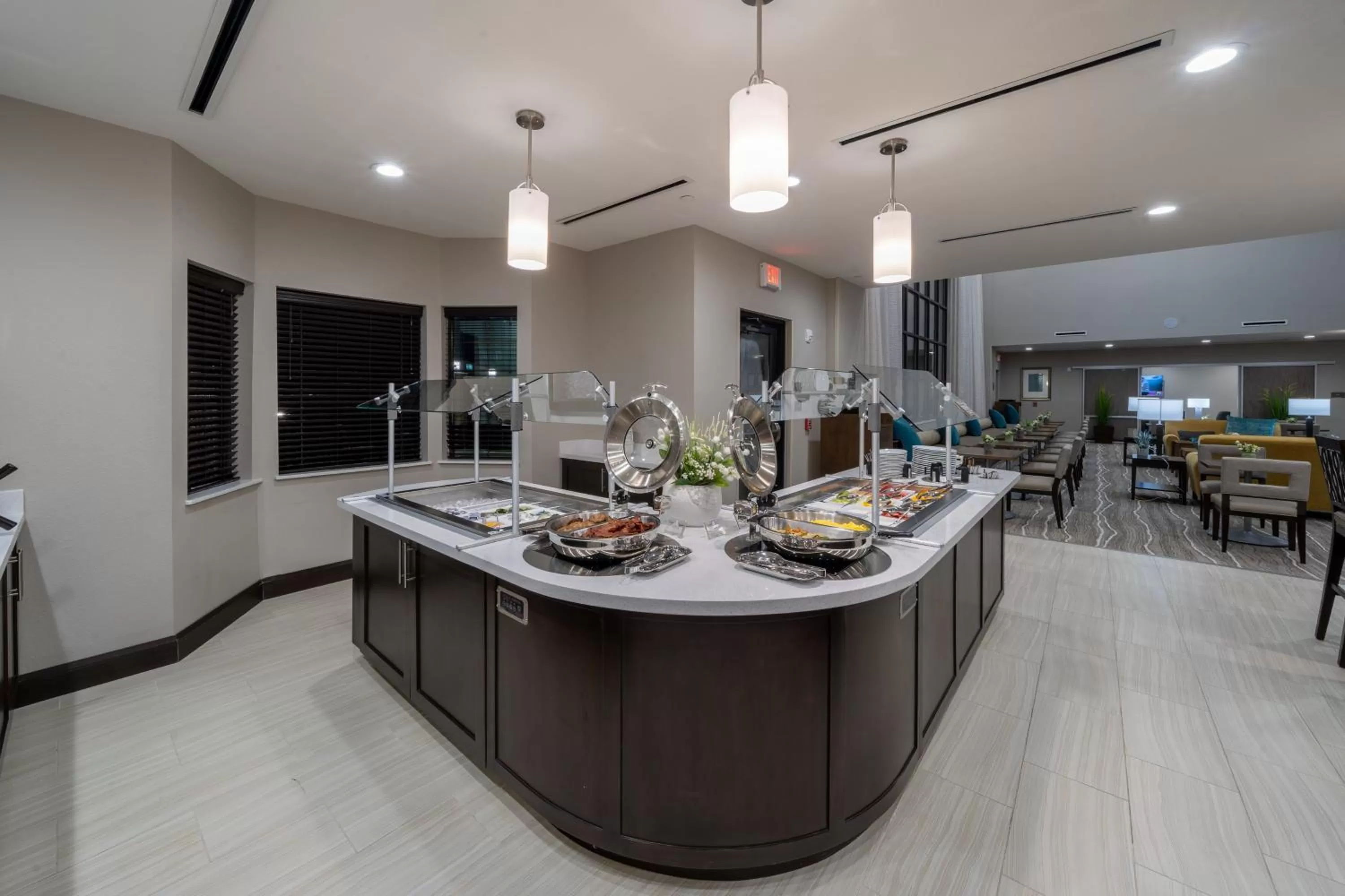 Restaurant/places to eat in Staybridge Suites Houston East - Baytown by IHG