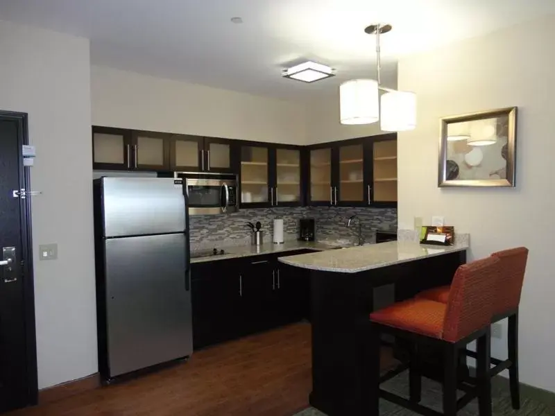 Kitchen or kitchenette, Kitchen/Kitchenette in Staybridge Suites Amarillo Western Crossing, an IHG Hotel