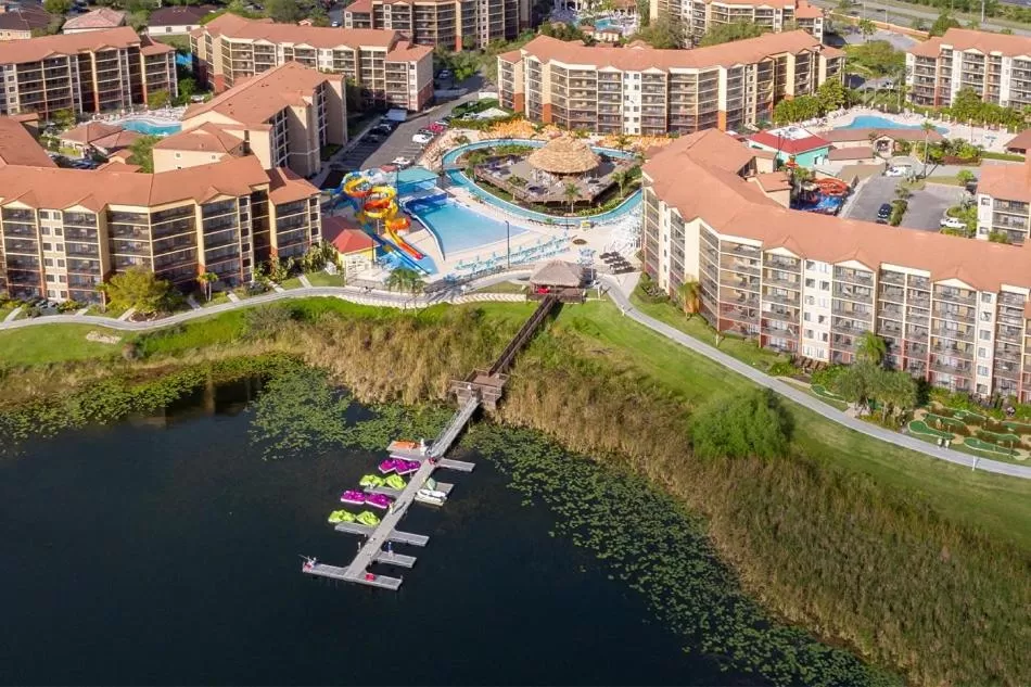 STUNNING CONDO NEAR UNIVERSAL STUDIOS