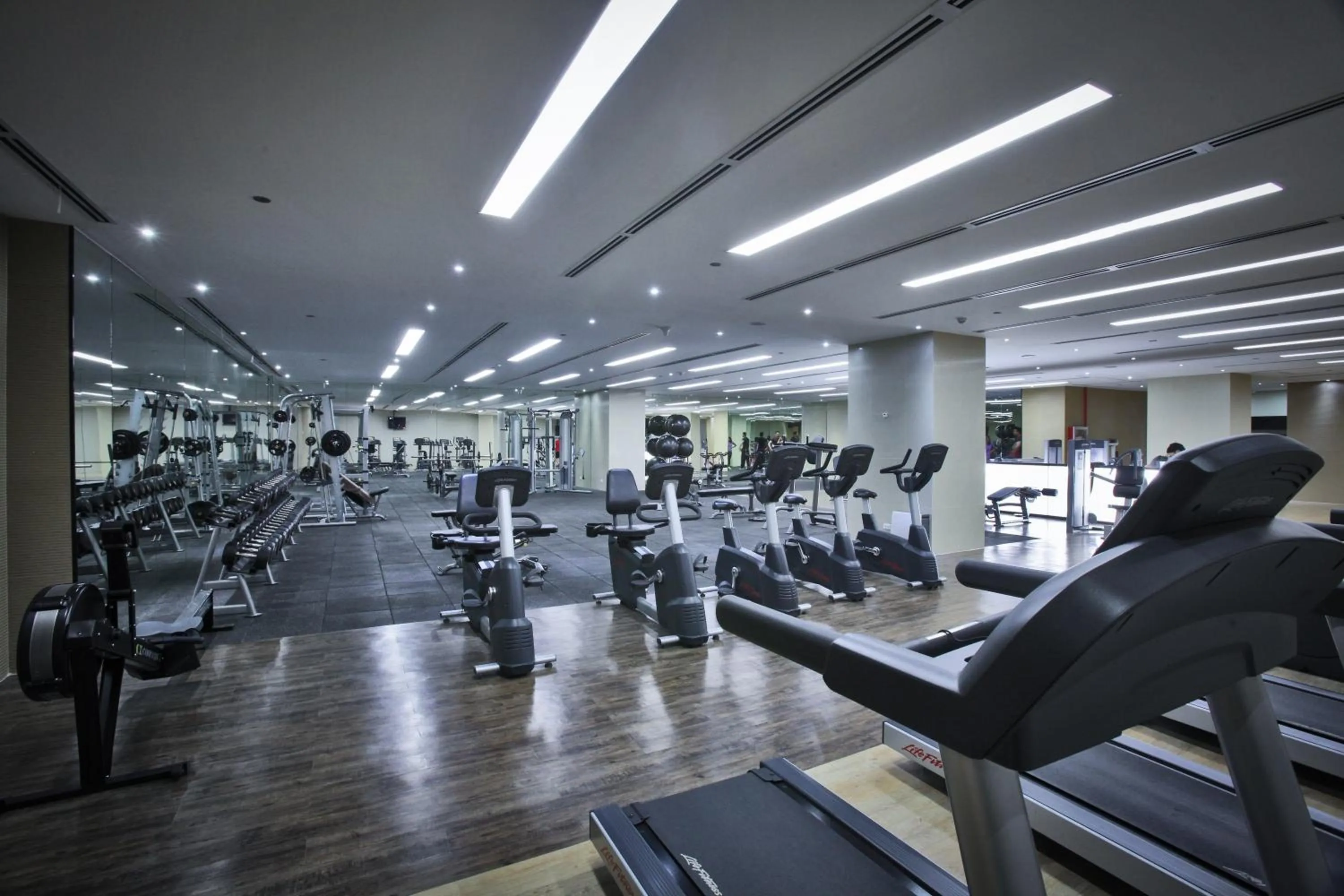 Fitness centre/facilities in Limketkai Luxe Hotel