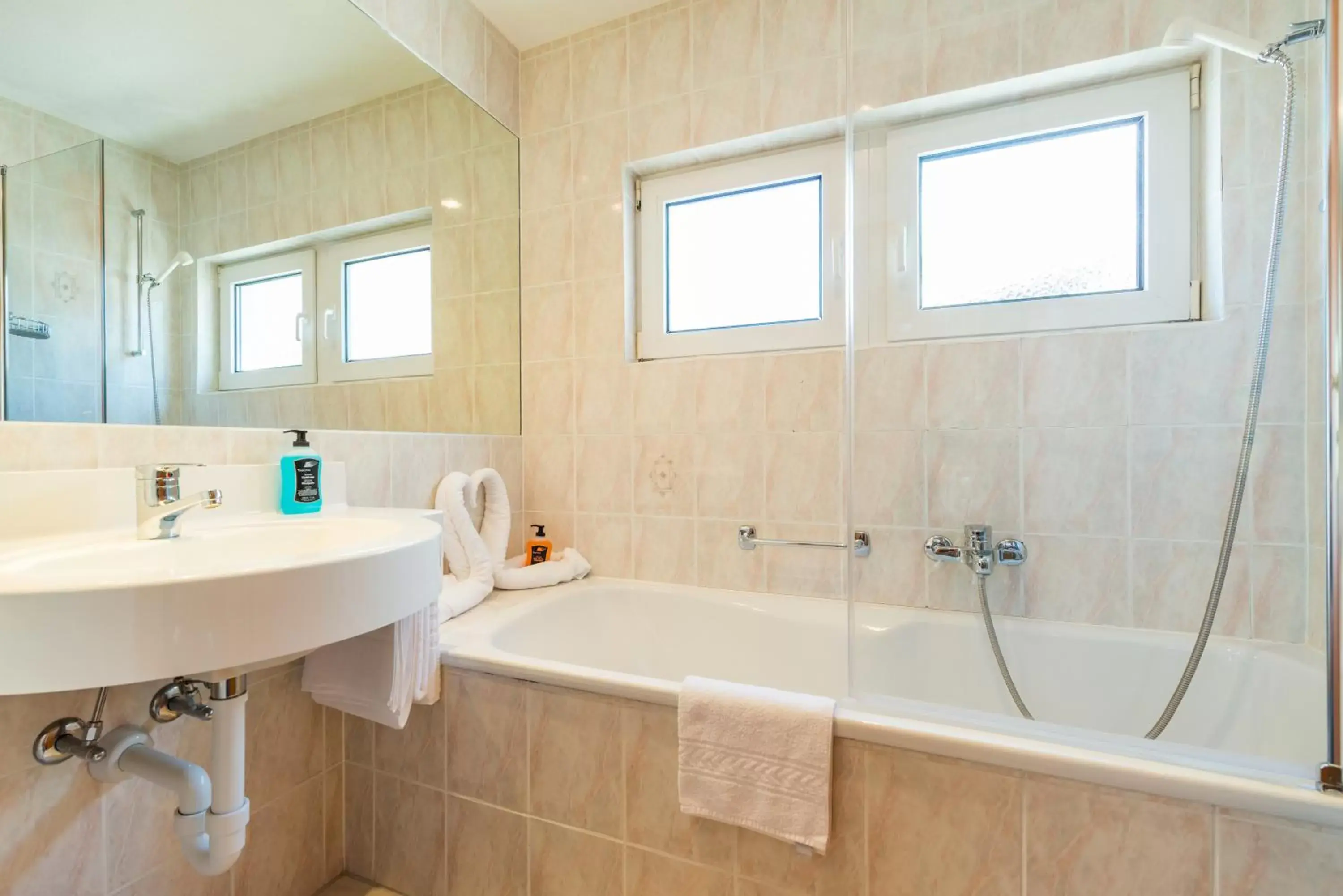 Bathroom in Hotel Alpenperle