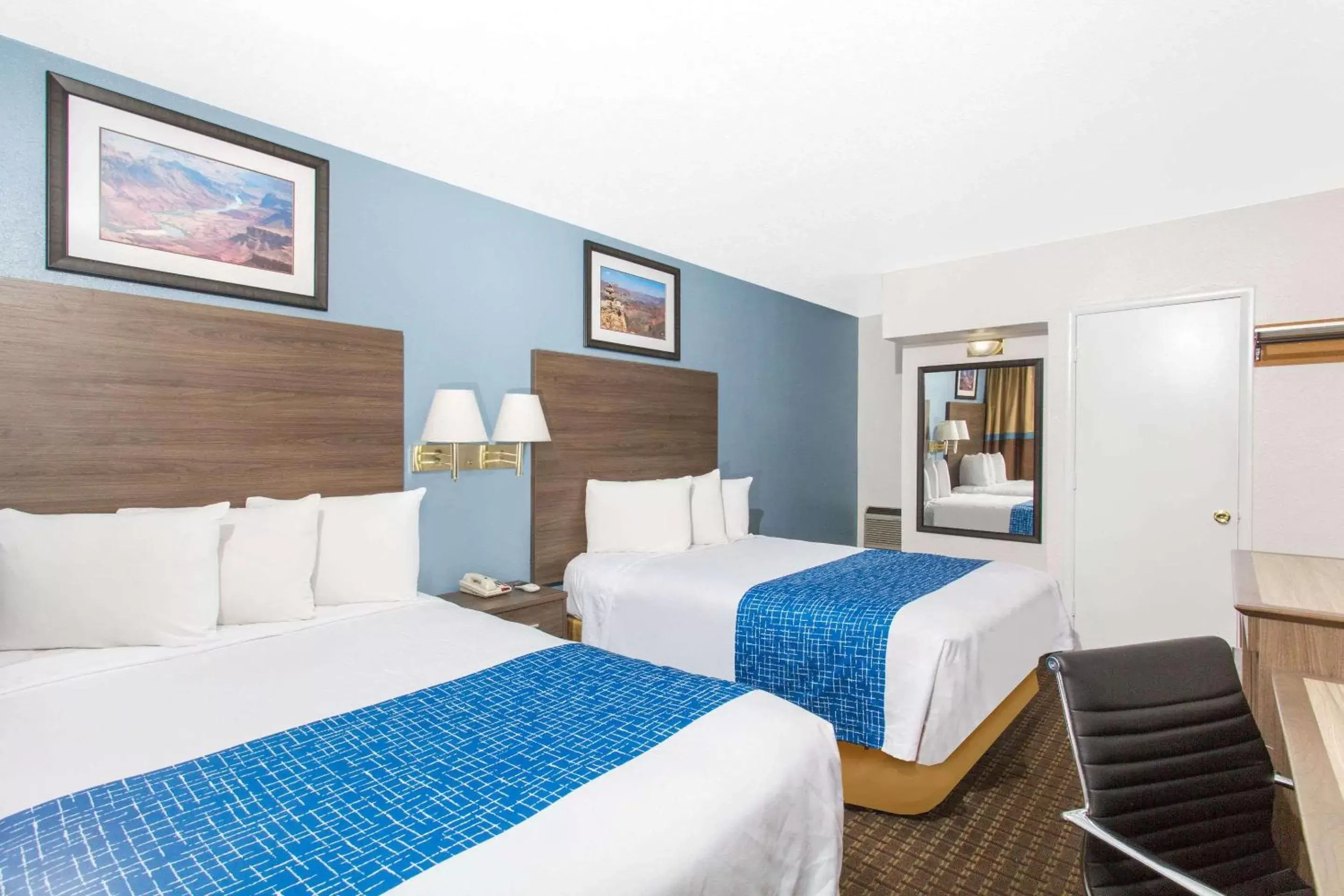 Photo of the whole room, Bed in Travelodge by Wyndham Williams Grand Canyon