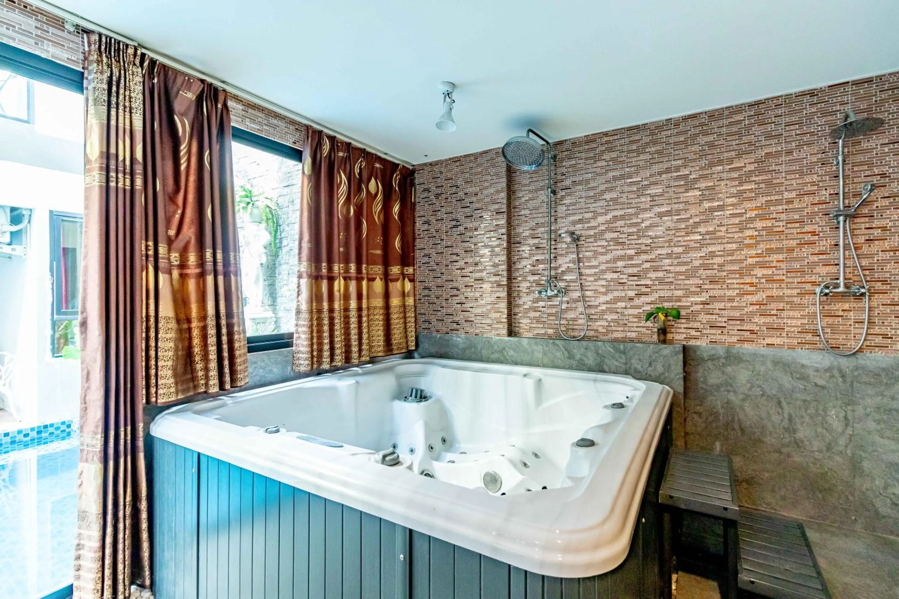 Hot Tub in The Pool Resort