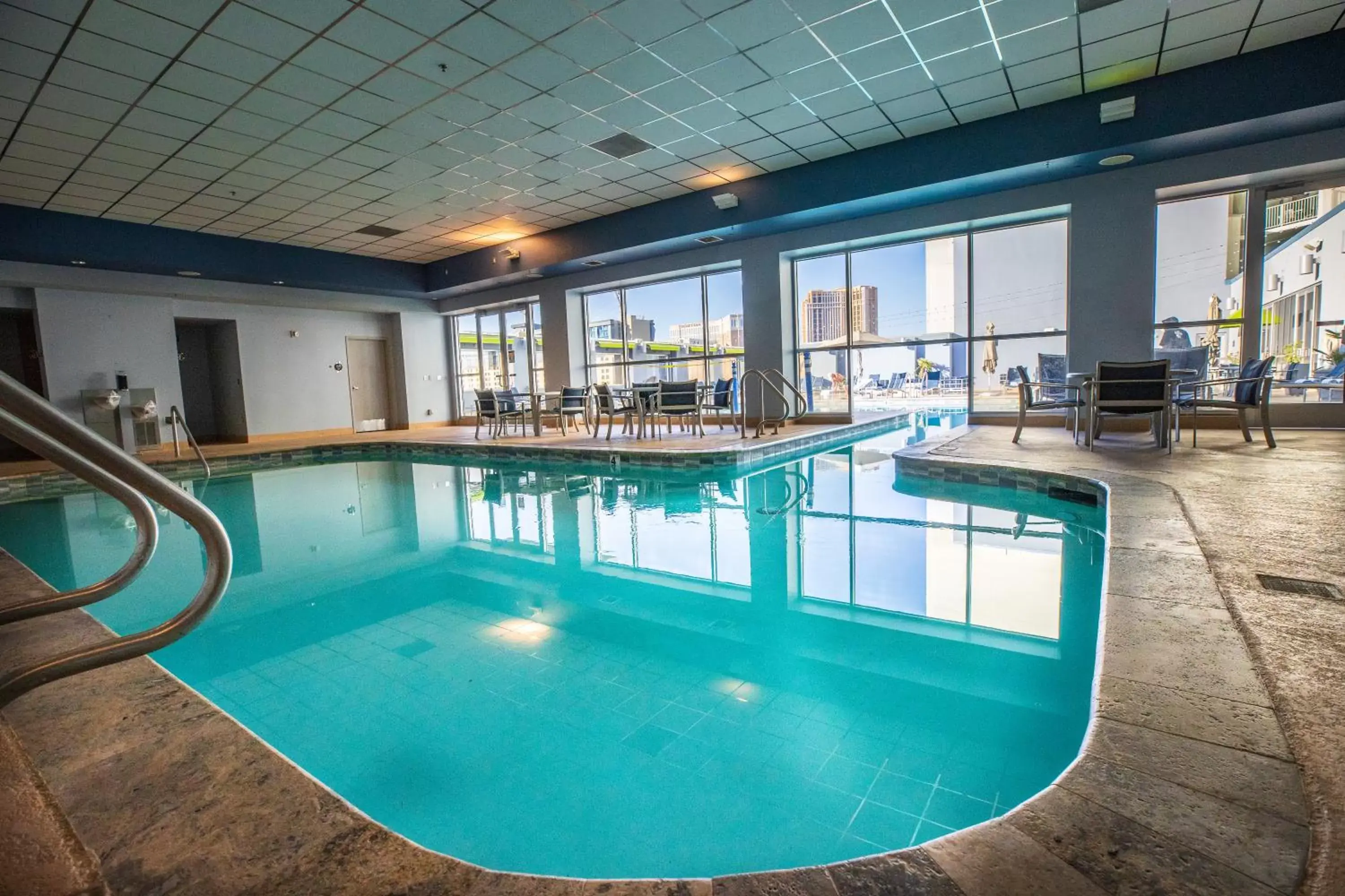 Swimming Pool in 2100 SqFt Penthouse Suite W/ Strip Views! POOL GYM